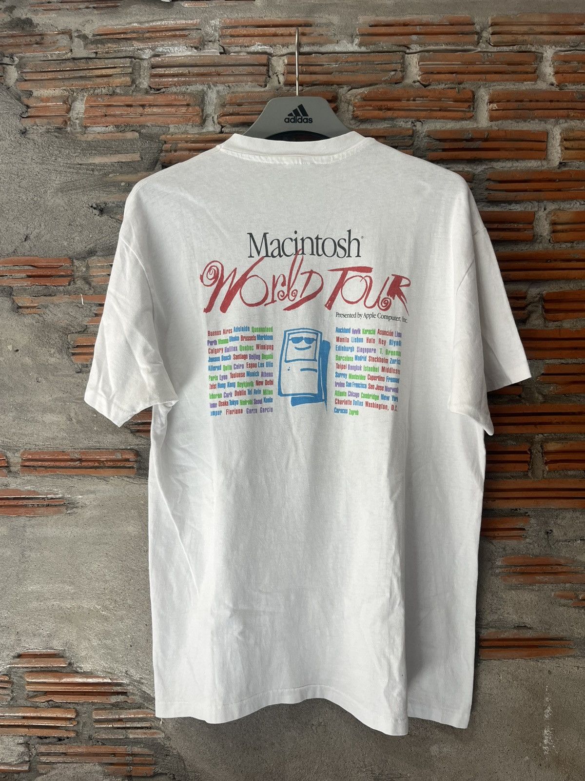 Mackintosh Vintage Macintosh World Tour Apple Computer 90’s Tshirt Size US L / EU 52-54 / 3 - 4 Thumbnail