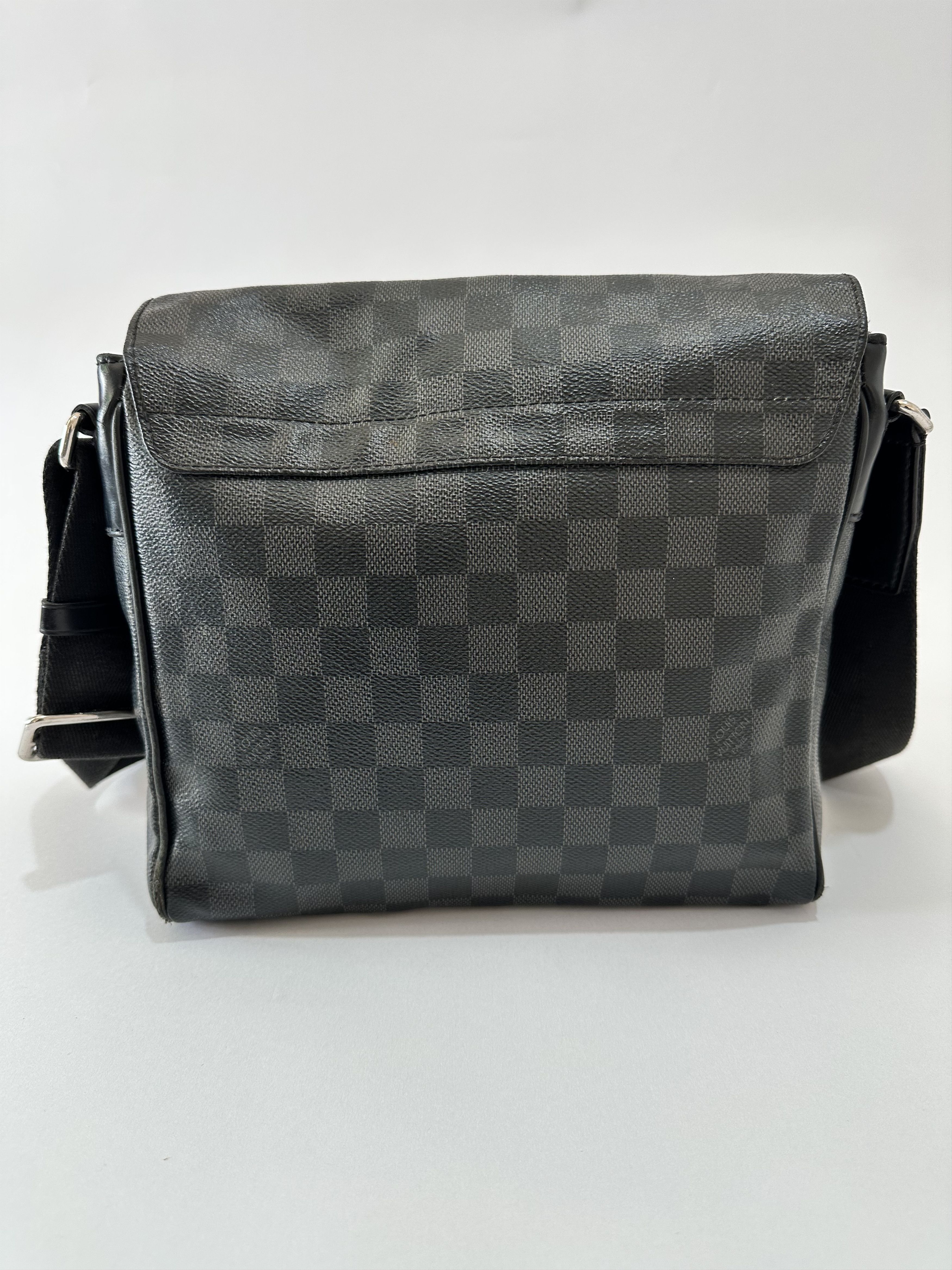 Louis Vuitton Louis Vuitton Damier Ebene Graphite Canvas District PM Bag Size ONE SIZE - 5 Thumbnail