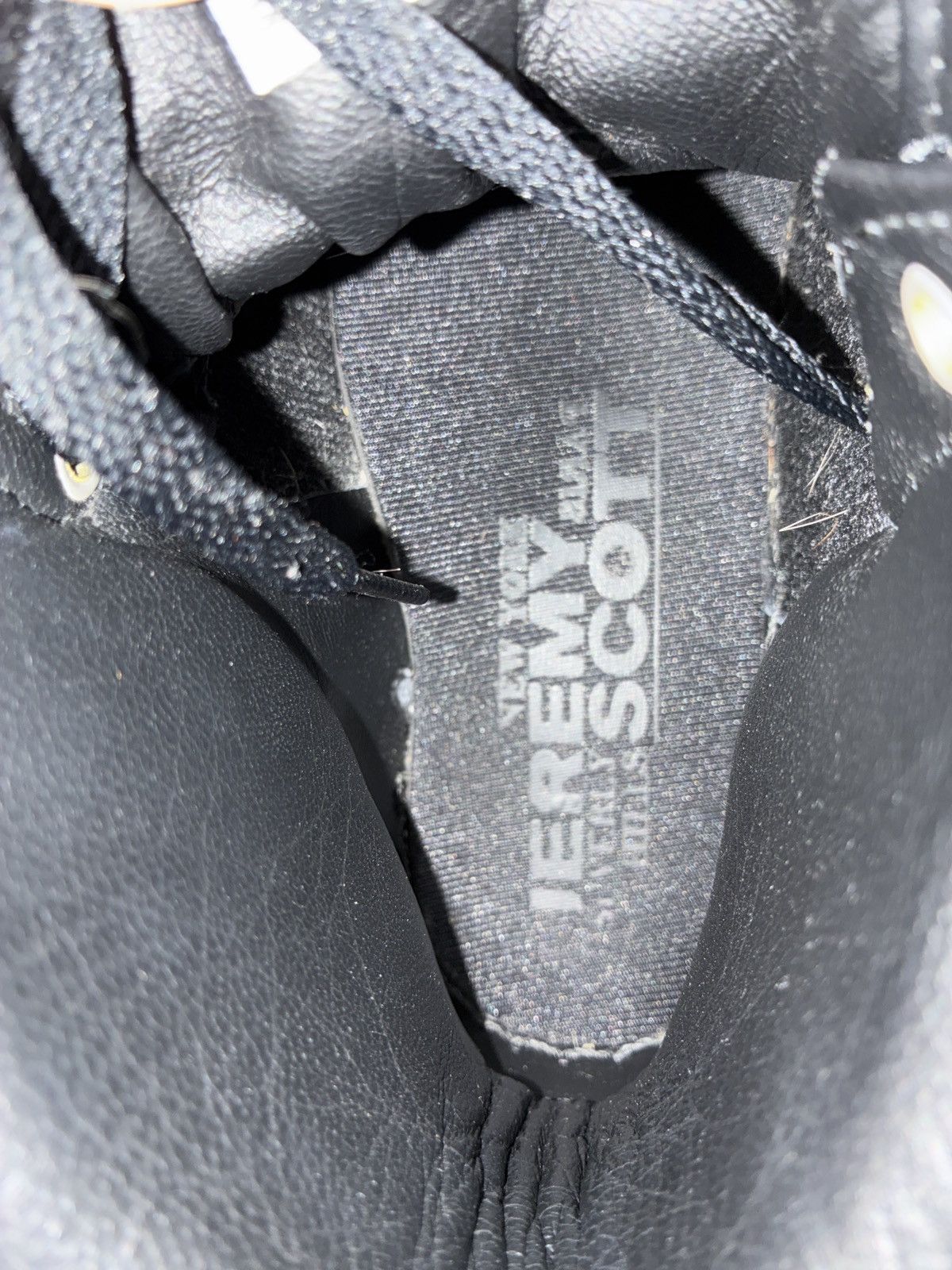 Adidas × Jeremy Scott Jeremy Scott X Adidas Wings 2.0 Black and Gold size 8 Size US 8 / EU 41 - 5 Thumbnail