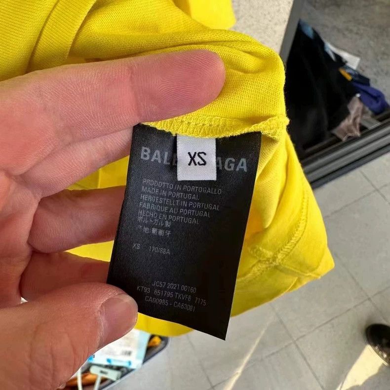 Balenciaga Balenciaga Yellow environment-friendly cola short sleeve 25 Size US XS / EU 42 / 0 - 4 Thumbnail