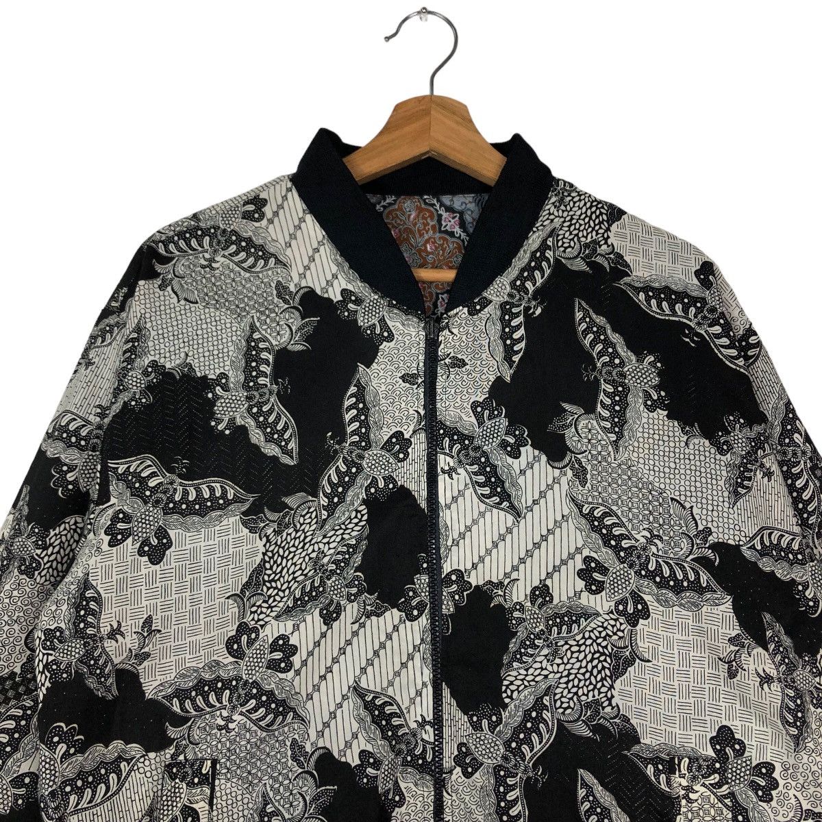 Japanese Brand 🔥90’s Vintage Bomber Jacket Batik Design Reversible Japan Size US M / EU 48-50 / 2 - 16 Thumbnail