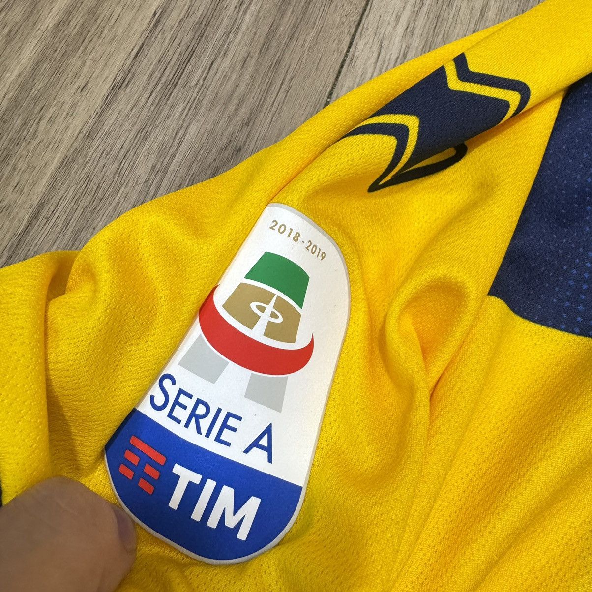 Errea Parma 18/19 home shirt #10 Nakata (Bnwt) Size US M / EU 48-50 / 2 - 6 Thumbnail