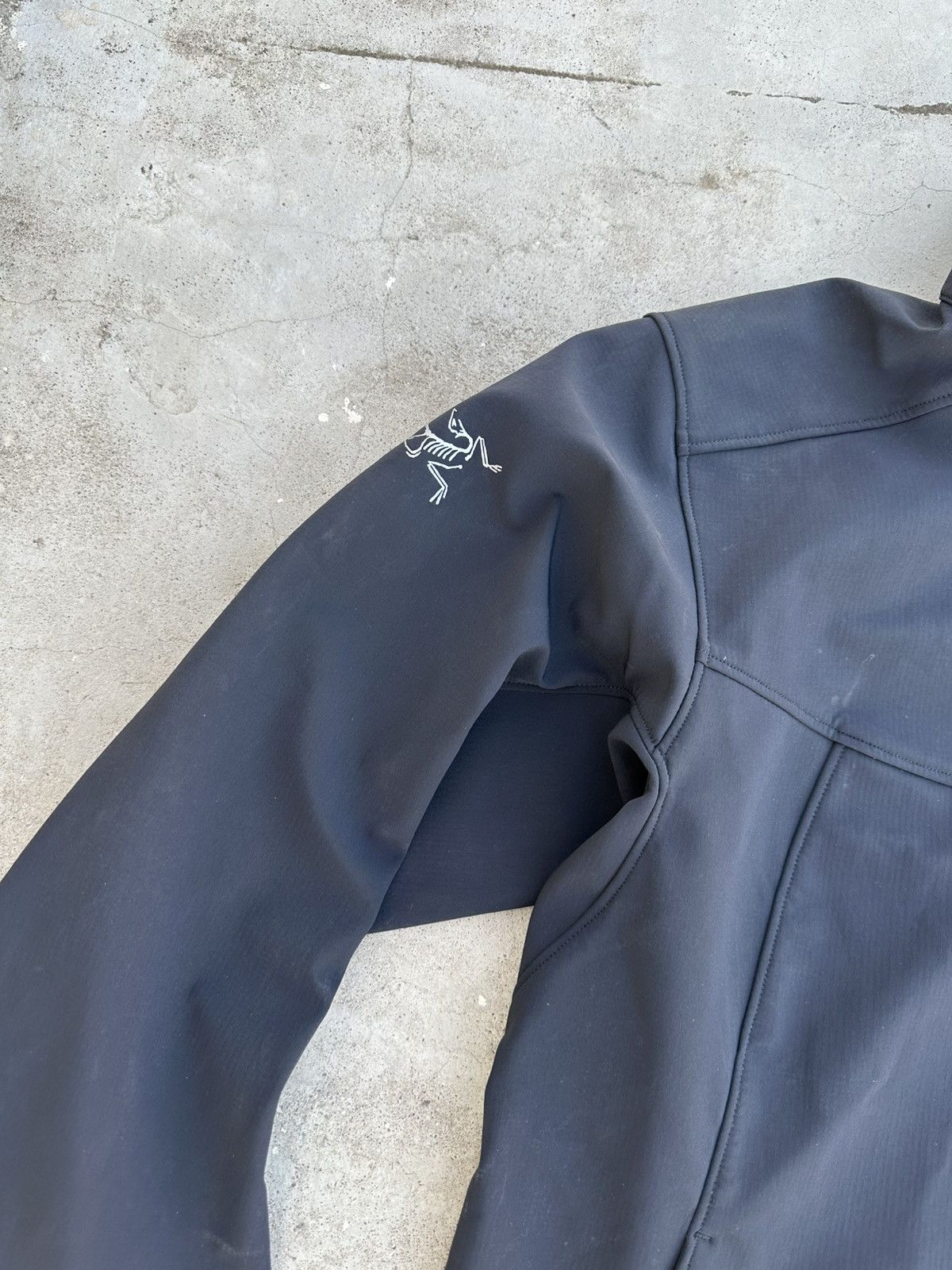 Arc'teryx Arc’teryx Epsilon LT Jacket Women’s (Medium) Size M / US 6-8 / IT 42-44 - 3 Thumbnail