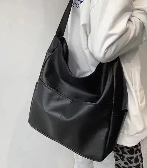 Fashion Shoulder Bag Messenger Bag in Black, Men's