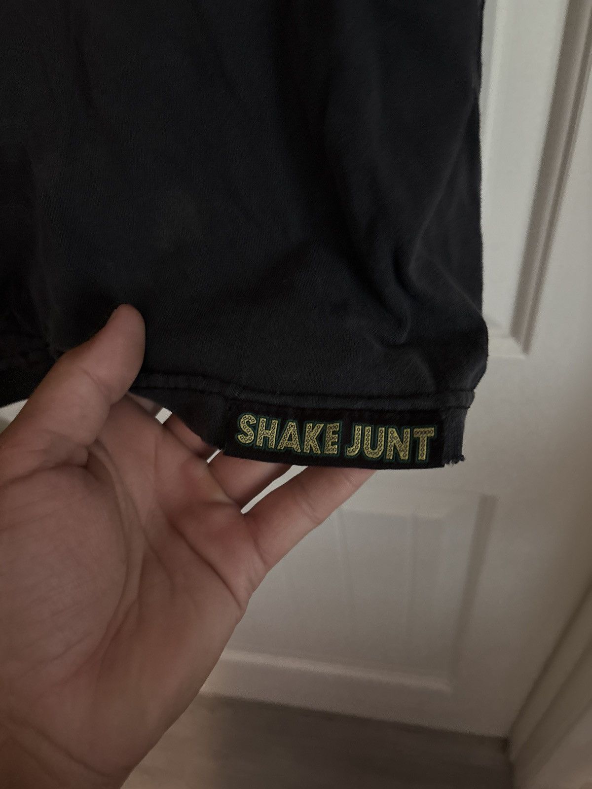 Vintage Shake Junt be gone skate wear Size US M / EU 48-50 / 2 - 3 Thumbnail