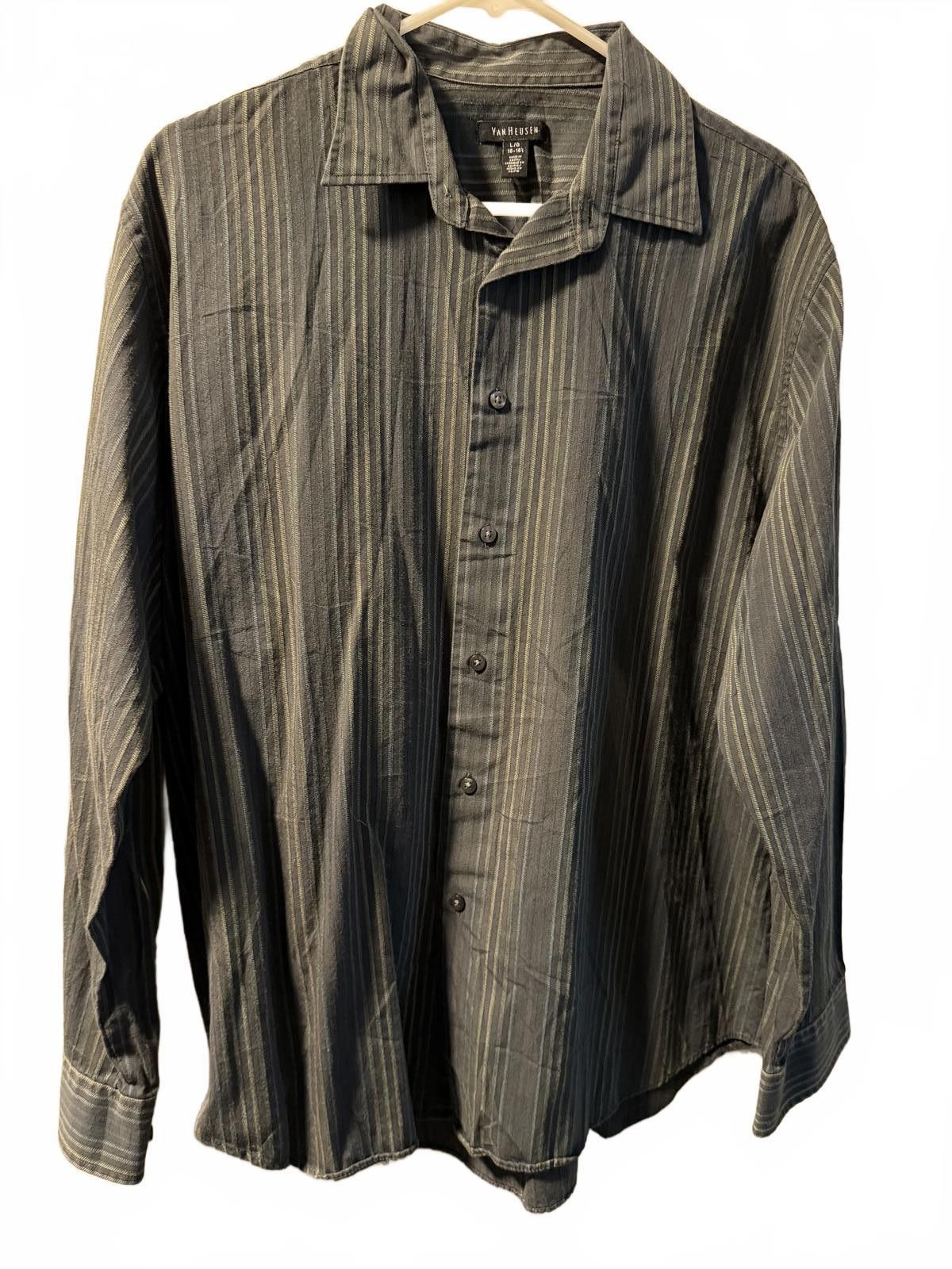 Van Heusen Van Heusen Men's Long Sleeve Button-Up Shirt Large 16-16.5 Size US L / EU 52-54 / 3 - 4 Thumbnail