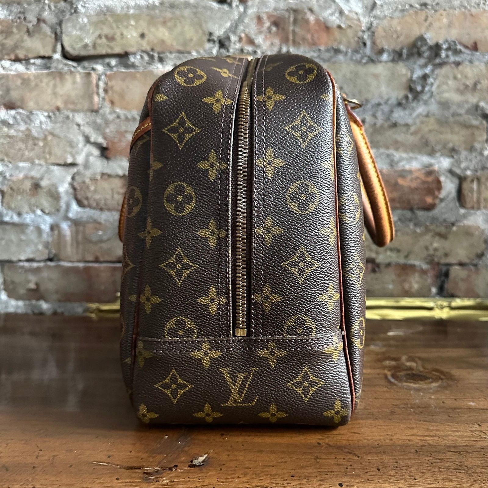 Louis Vuitton Vintage Louis Vuitton Deauville Bag Size ONE SIZE - 4 Thumbnail