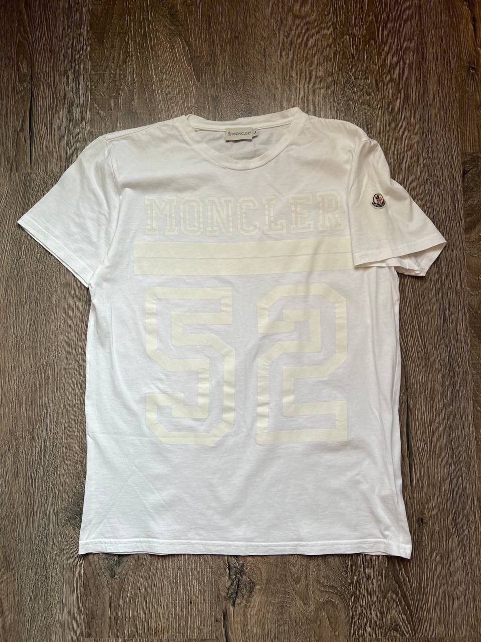 Moncler × Vintage Vintage Moncler 52 print short sleeve logo white t shirt Size US S / EU 44-46 / 1 - 1 Thumbnail