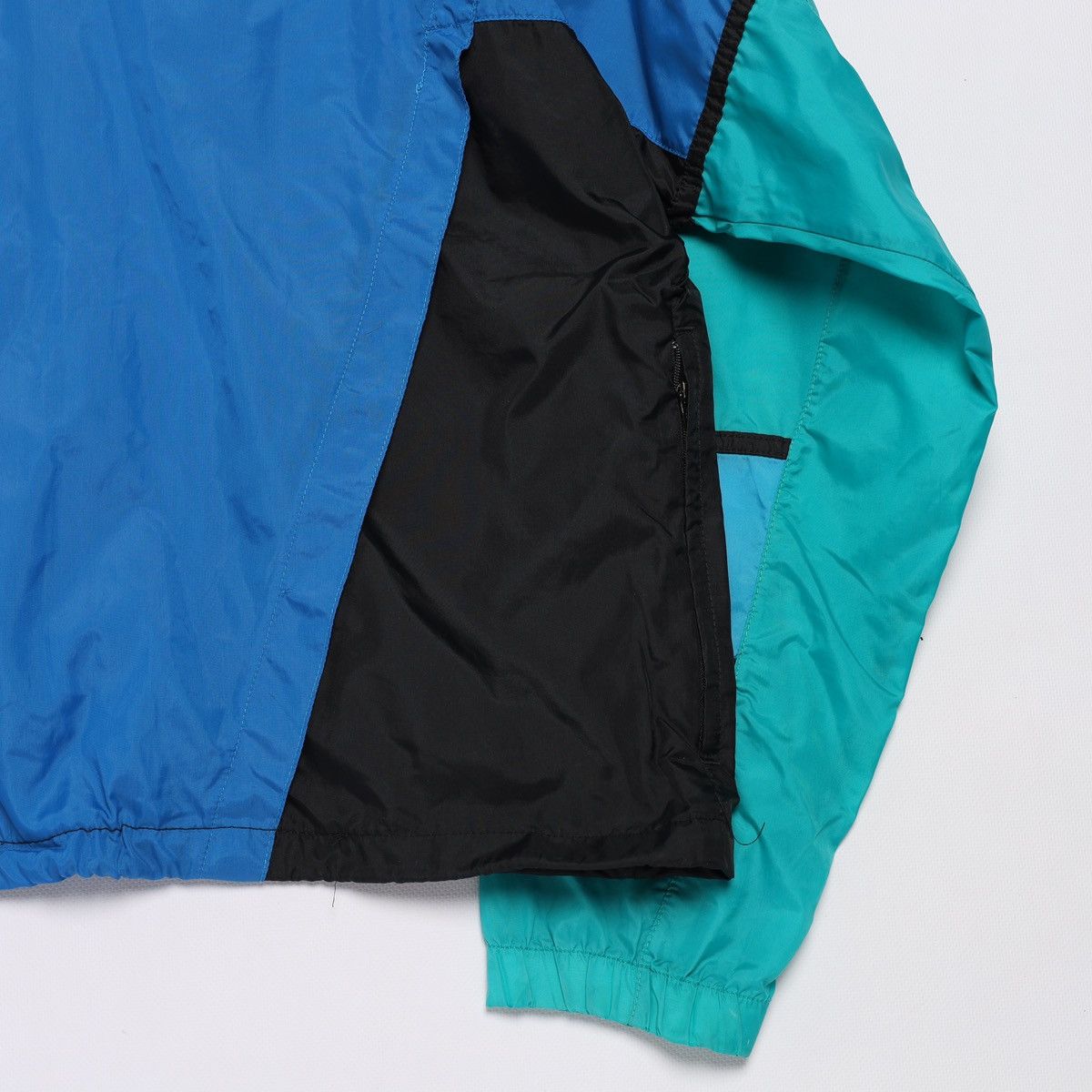 Nike Vintage Nike Windbreaker Light Jacket White Blue Green Size US XL / EU 56 / 4 - 11 Thumbnail