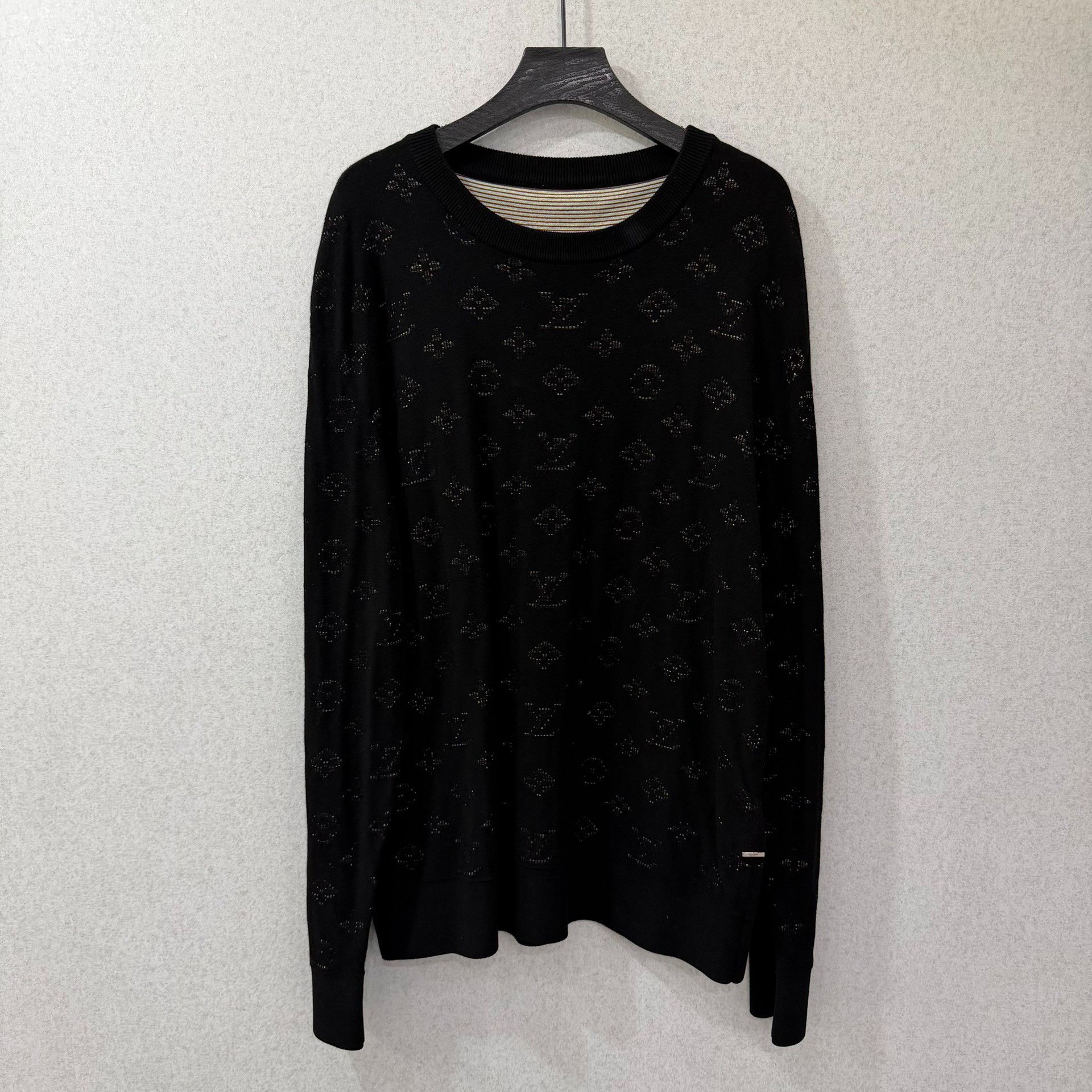 Louis Vuitton Louis Vuitton Knit Sweater l Men Size US L / EU 52-54 / 3 - 1 Thumbnail