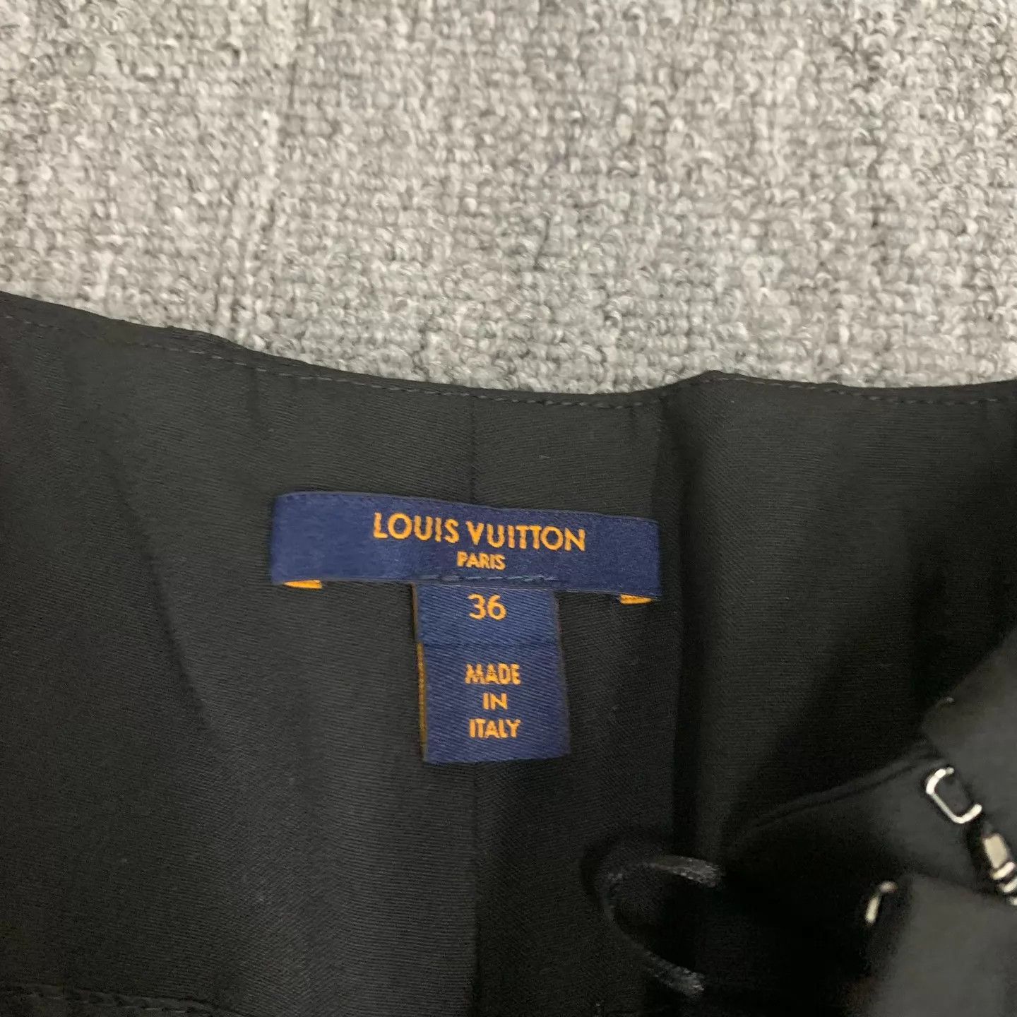 Louis Vuitton LV black wool casual wideleg pants size 36 95 new Size 26" / US 2 / IT 38 - 4 Thumbnail