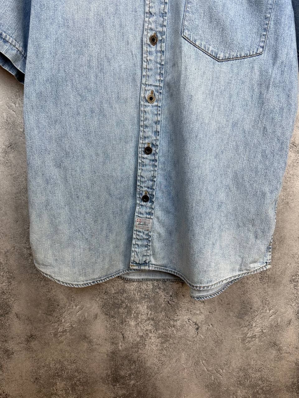 Levi's Vintage Clothing Levi’s Signature Denim Shirt Light Wash Cotton Short Sleeve Size US M / EU 48-50 / 2 - 6 Thumbnail