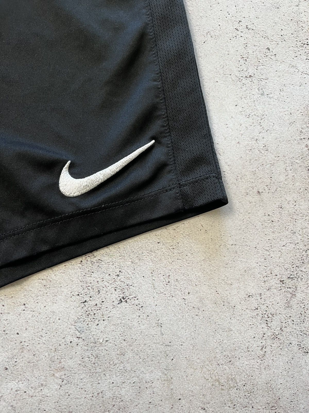 Nike Nike Tottenham Hotspur 2022/2023 Training Football Shorts Size US 30 / EU 46 - 3 Thumbnail