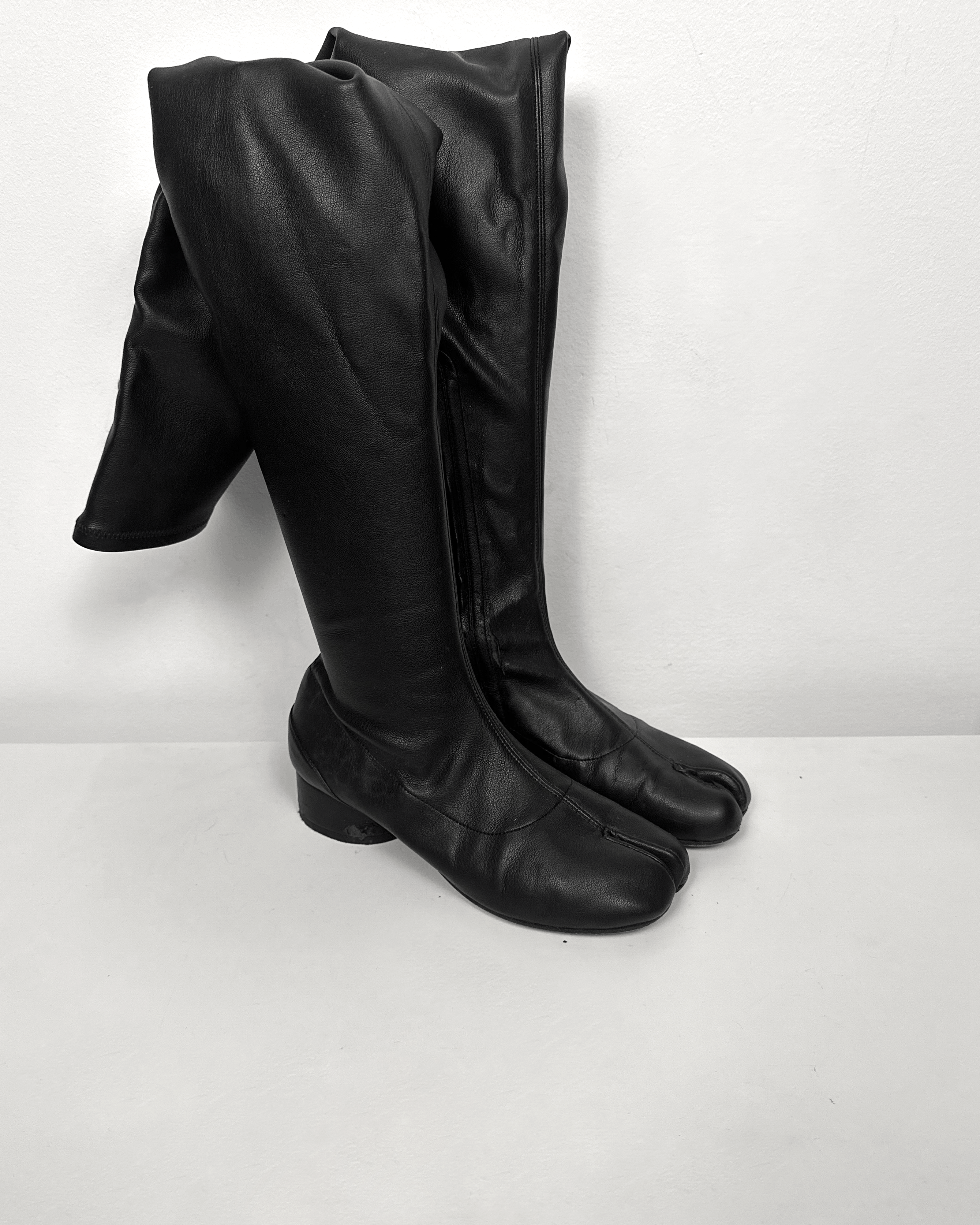 Maison Margiela Maison Margiela Knee High Tabi Boots Size US 7 / IT 37 - 1 Thumbnail