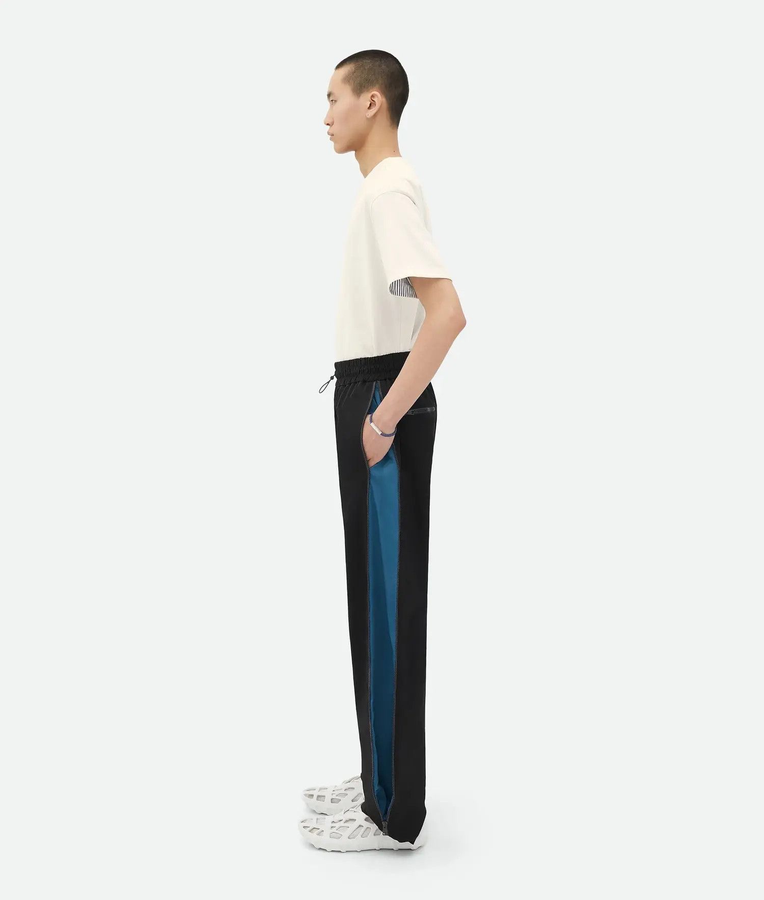 Bottega Veneta o1n1vont0125 Contrasting Zipper Tech Nylon Pant in Black Size US 32 / EU 48 - 2 Thumbnail