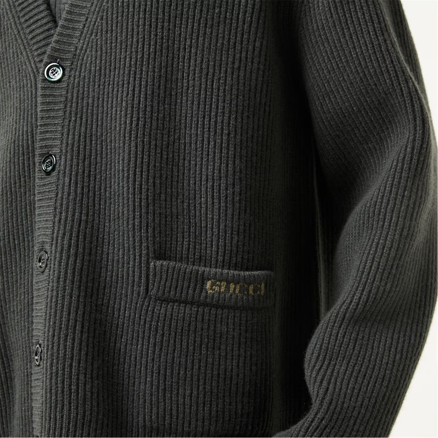 Gucci o1g2r1mq0426 Rib Cardigan in Military Green Size US M / EU 48-50 / 2 - 4 Thumbnail