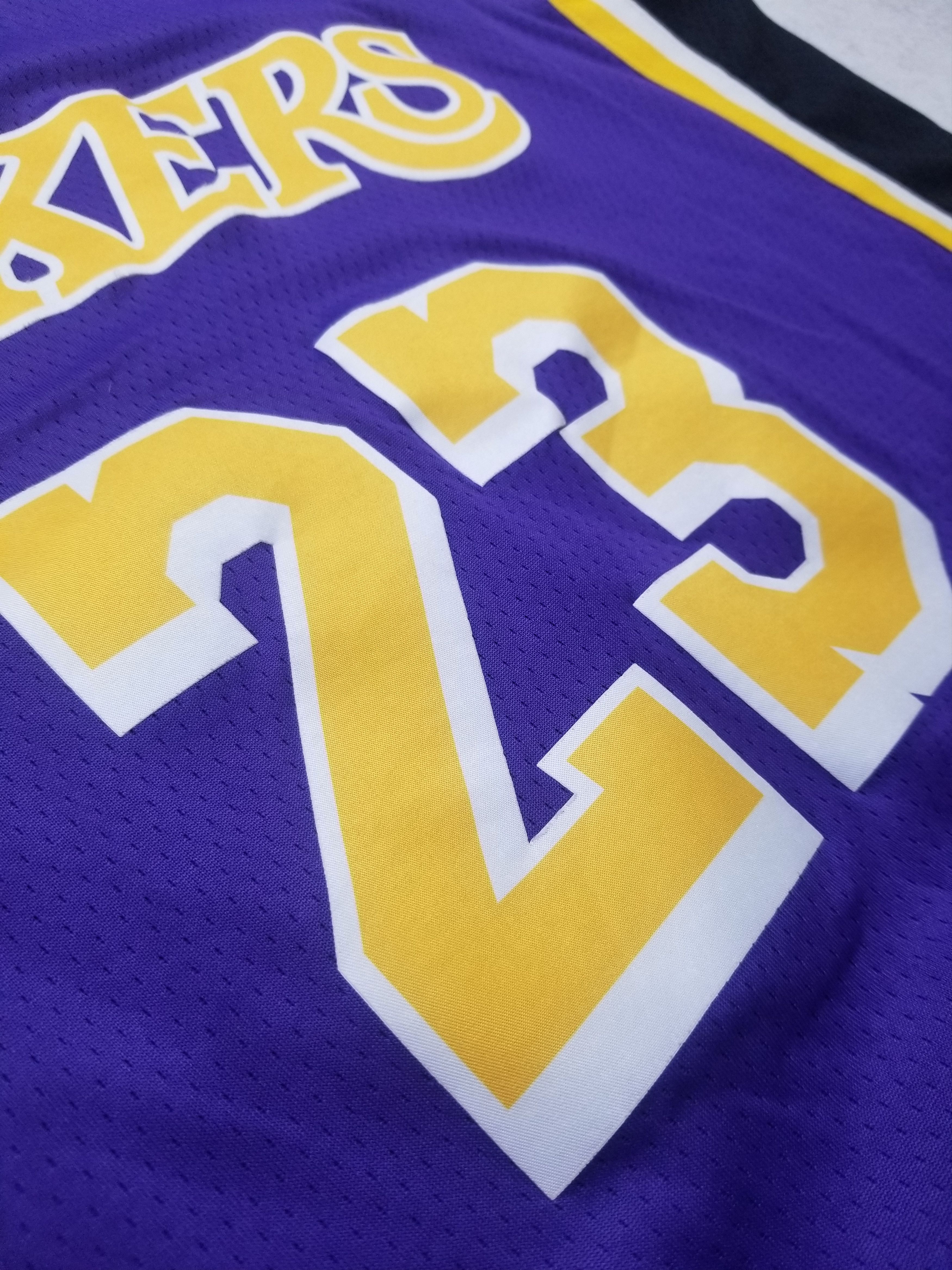Nike Nike Los Angeles Lakers LeBron James #23 Swingman NBA Jersey Size US M / EU 48-50 / 2 - 11 Thumbnail