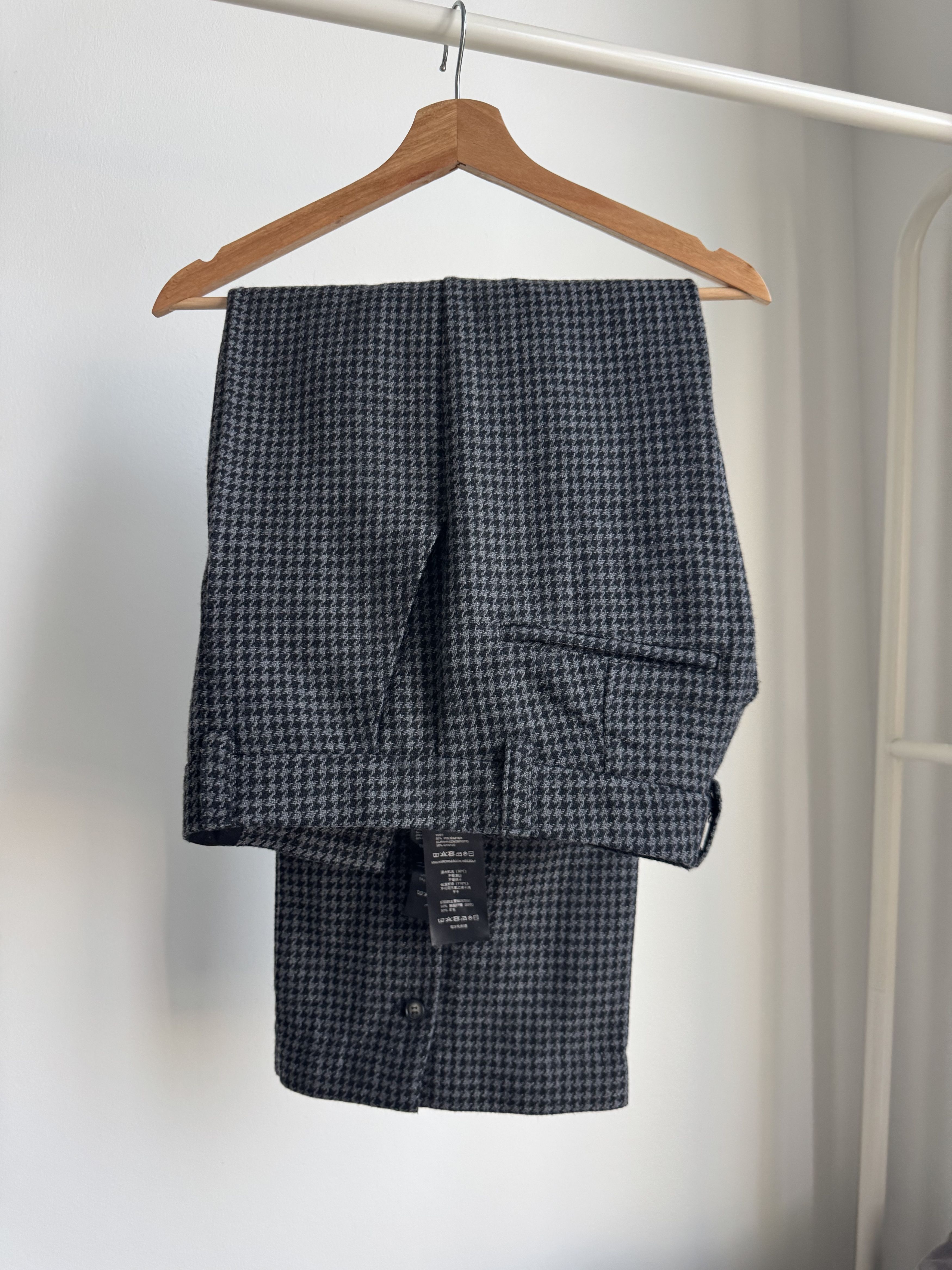 Nanushka Black & Gray Herringbone Pleated Plants Size US 28 / EU 44 - 1 Thumbnail