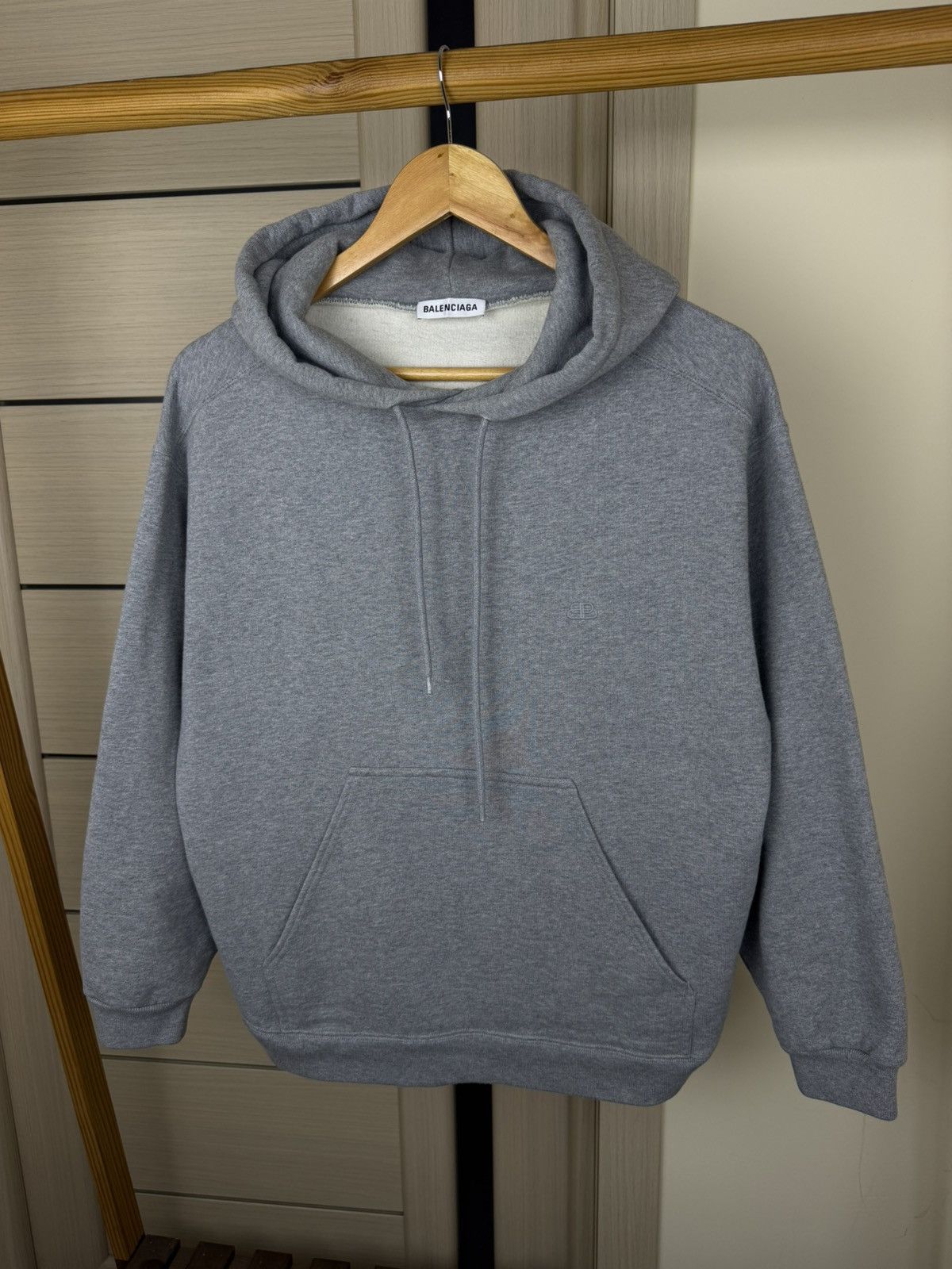 Balenciaga Balenciaga grey croped minimalist logo BB oversized hoodie Size XS / US 0-2 / IT 36-38 - 2 Thumbnail