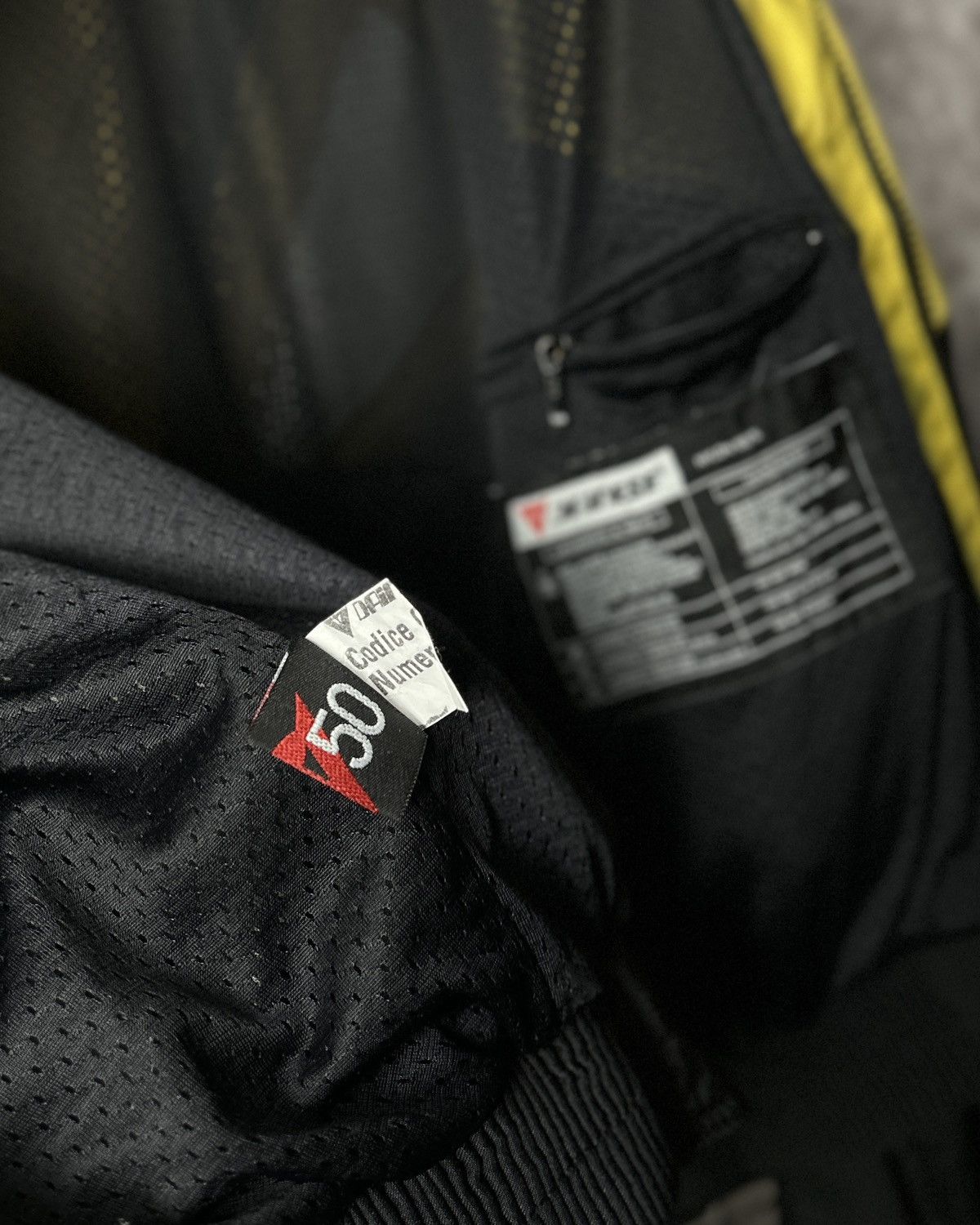 Dainese Dainese italy 90s Vintage Racing Jacket vale yellow 46 rossi Size US M / EU 48-50 / 2 - 9 Thumbnail