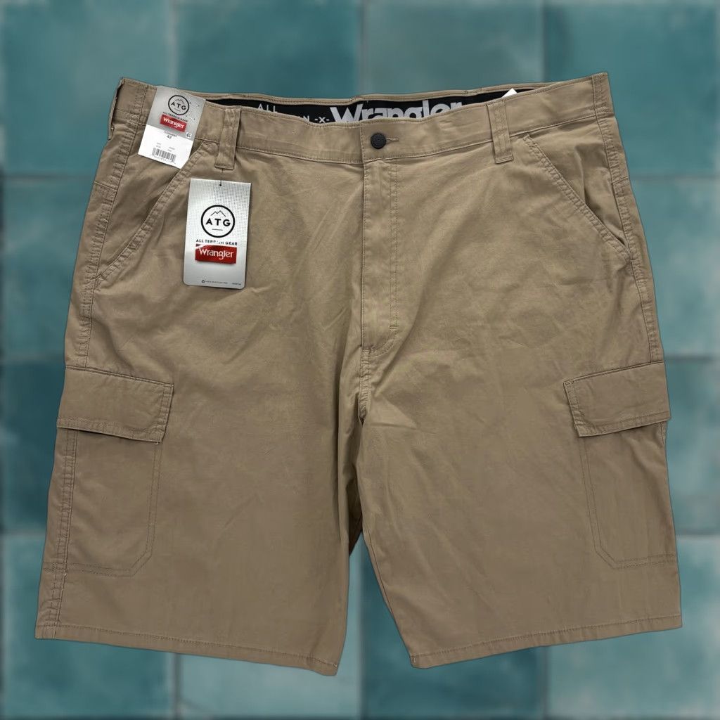 Wrangler Wrangler Cargo Shorts Mens 42 Beige Khaki Canvas Stretch Pockets 10in Inseam Regular Front Zip Summer Casual Travel Vintage No Size US 42 / EU 58 - 1 Thumbnail