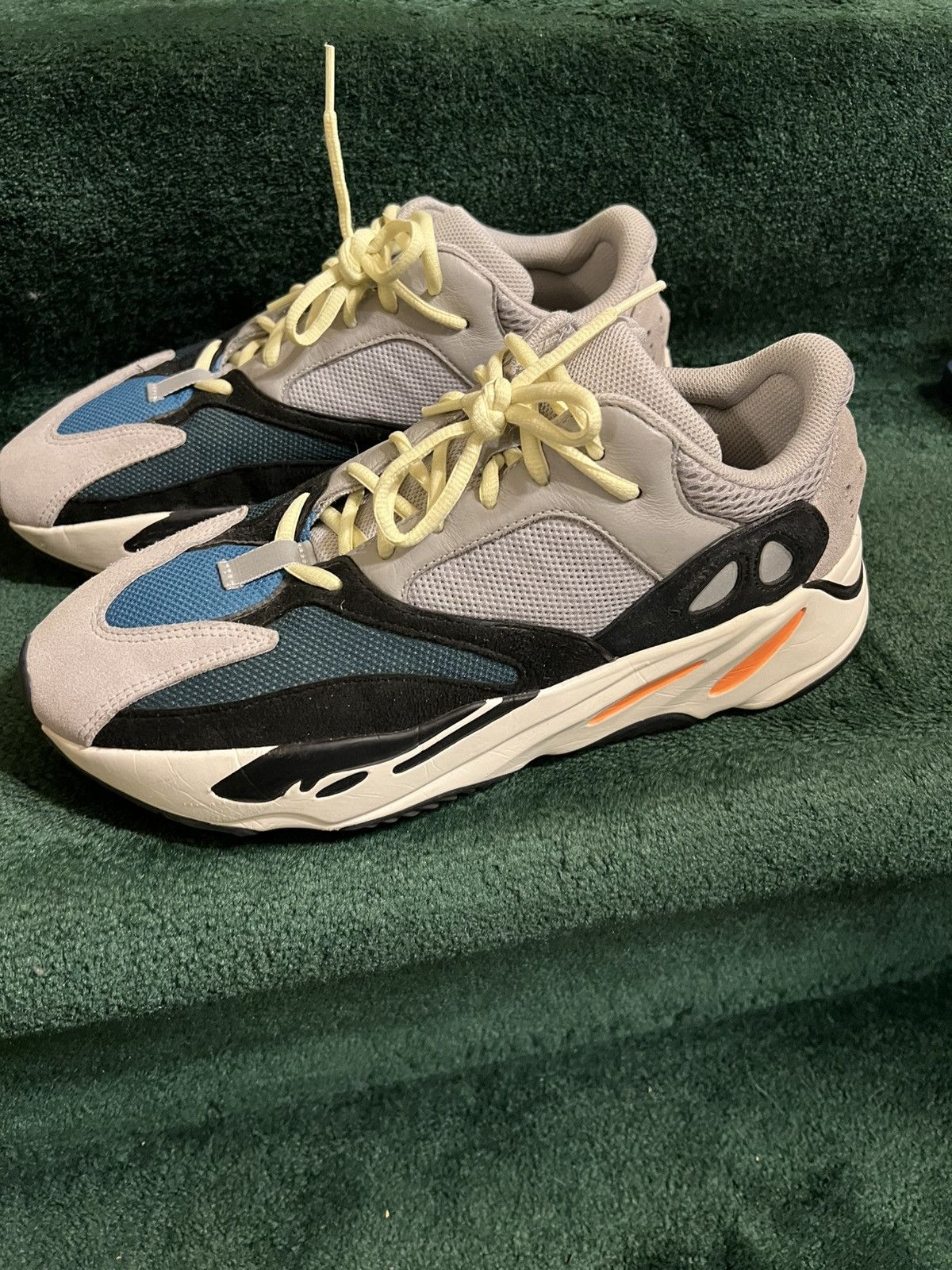 Adidas × Kanye West adidas Yeezy Boost 700 Low Wave Runner 10.5 Size US 10.5 / EU 43-44 - 2 Thumbnail