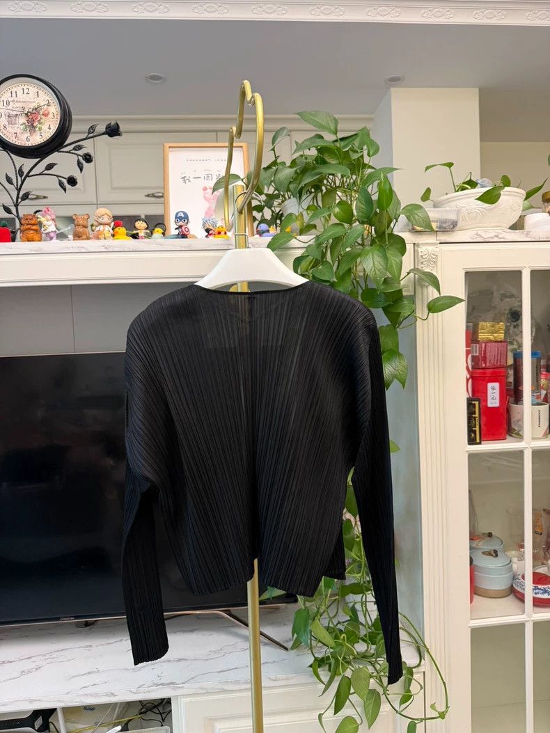 Issey Miyake issey miyake size:4 Black pleated cardigan 2505-Nextarrow Size XXS / US 00 / IT 34 - 5 Thumbnail