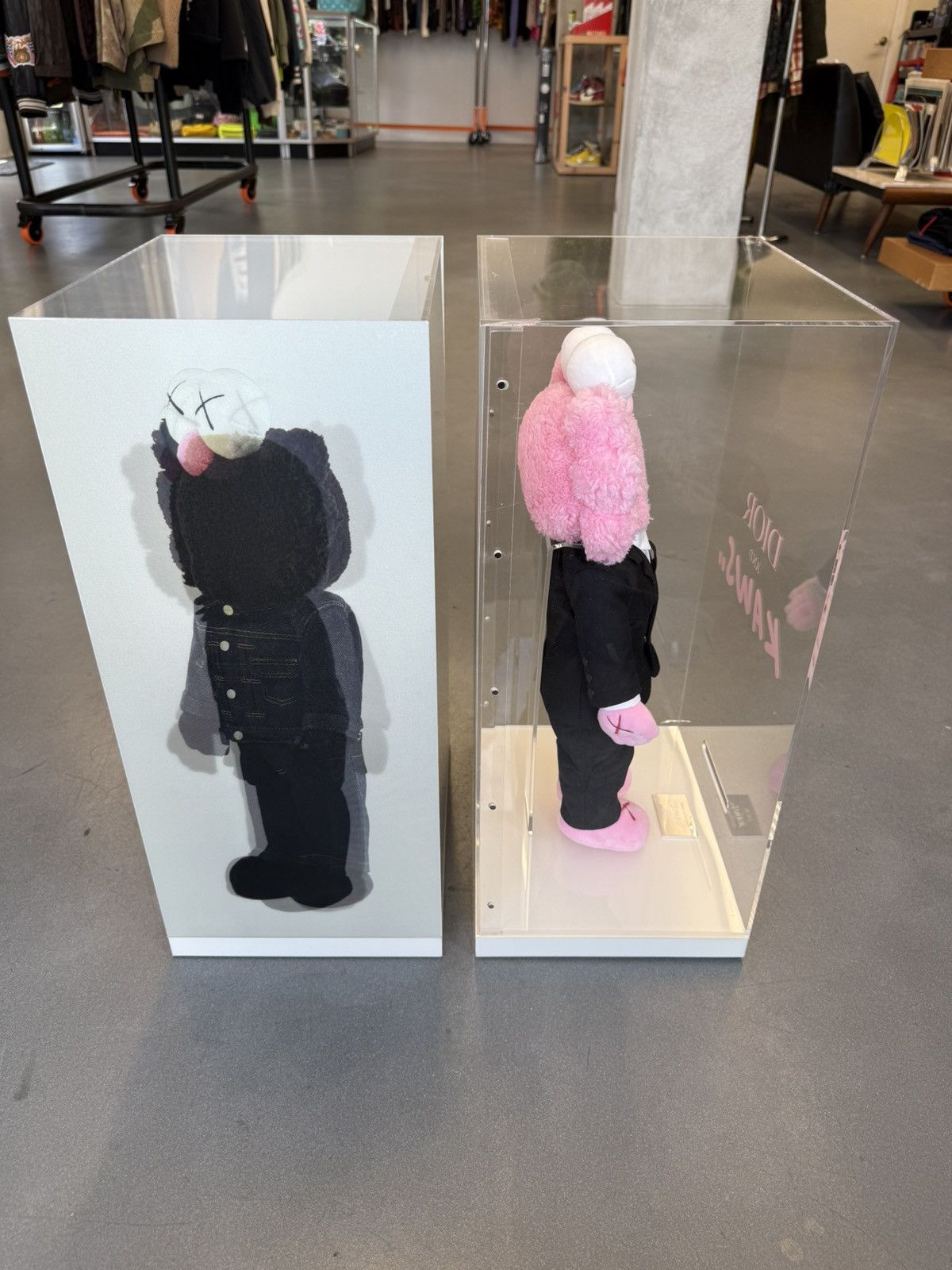 Dior × Kaws 2019 Kaws BFF Dior Plush Set Of 2 Pink & Black Size ONE SIZE - 4 Thumbnail