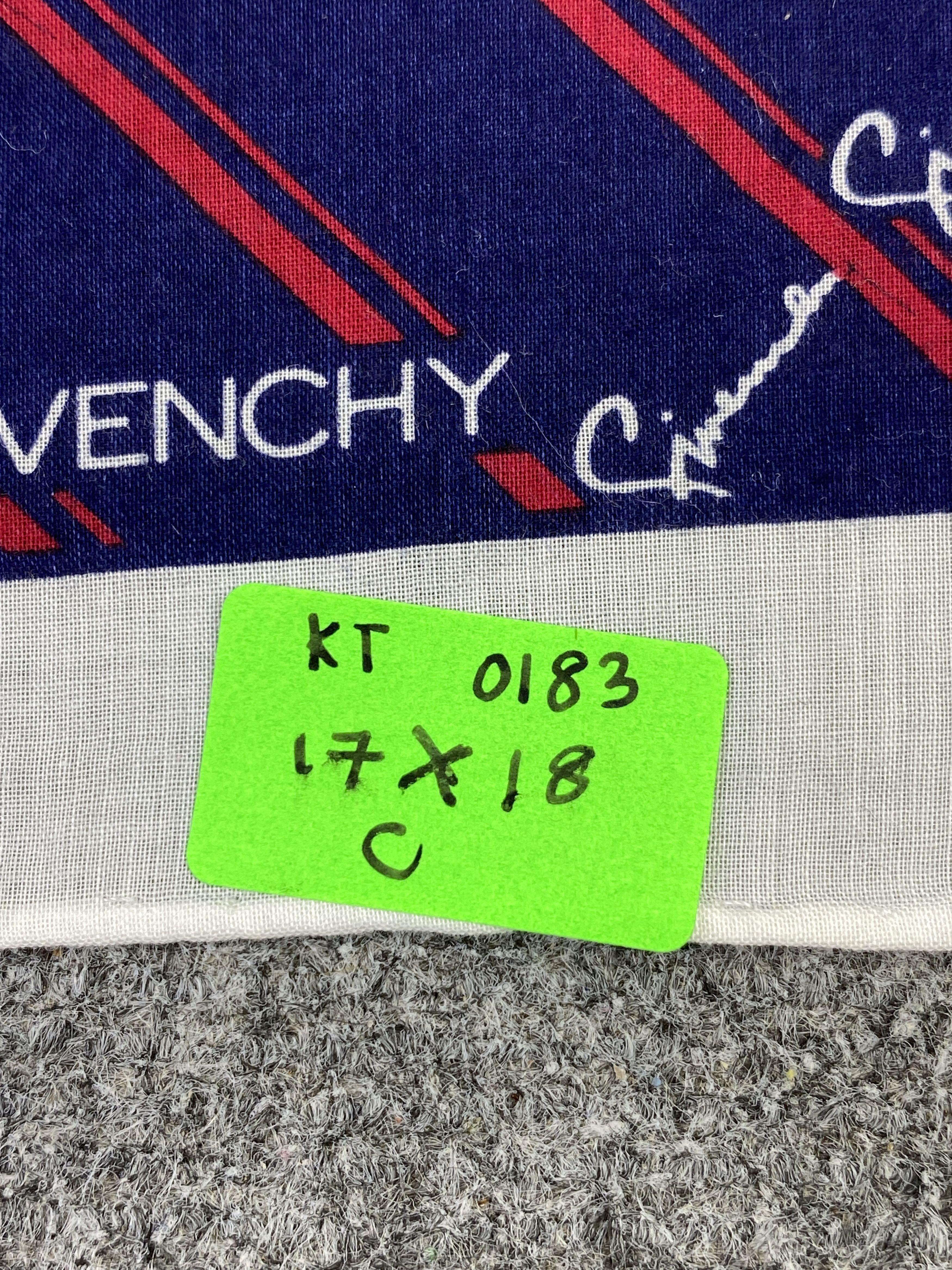 Givenchy Vintage Givenchy Handkerchief / Neckerchief KT0183 Size ONE SIZE - 8 Thumbnail