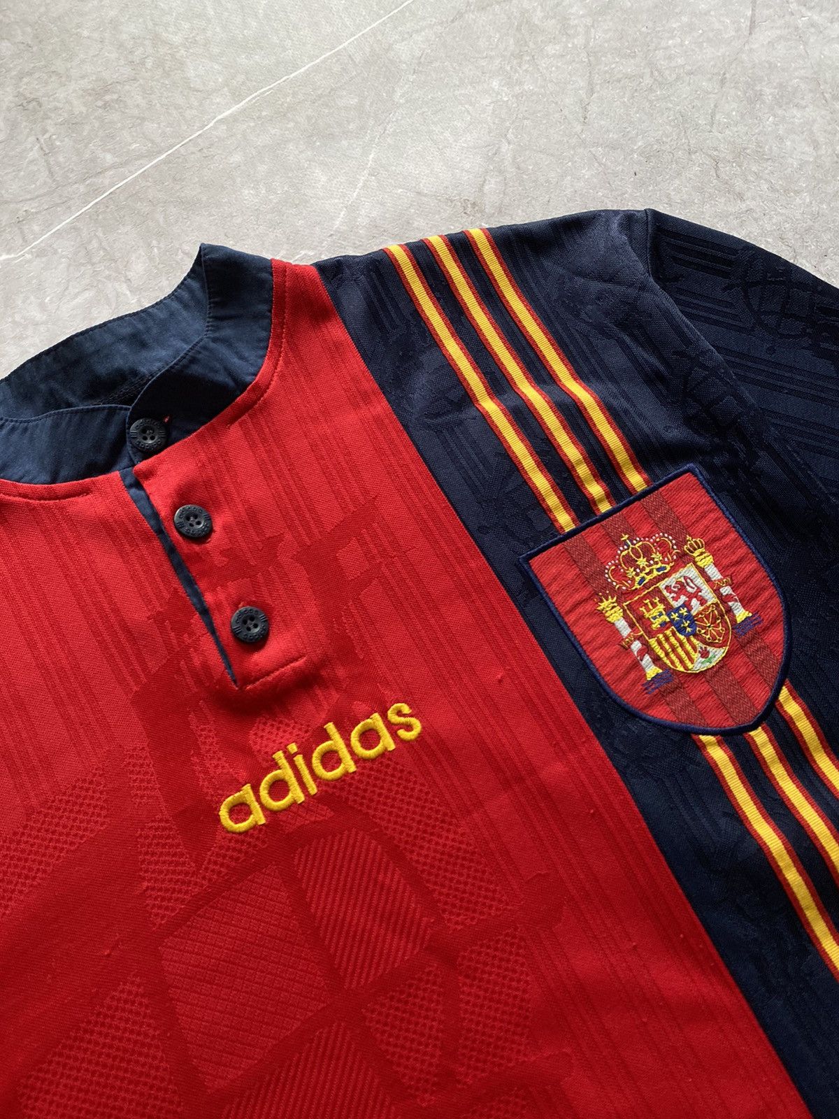 Adidas Vintage Adidas Spain 1996/98 Home Soccer Football Jersey Y2K Size US XL / EU 56 / 4 - 4 Thumbnail