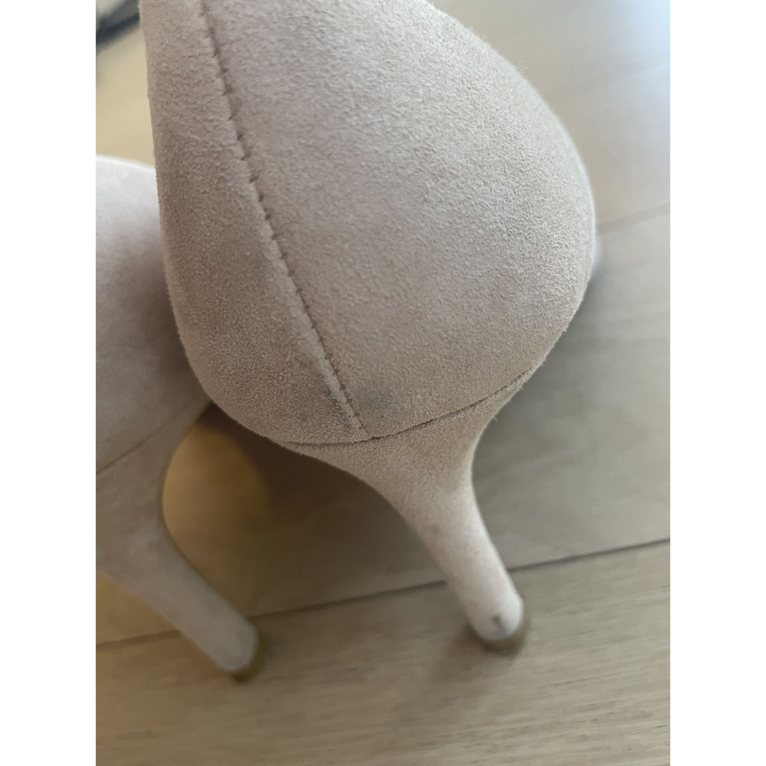 Stuart Weitzman Stuart Weitzman Beige Suede Pointed Toe Heels Size 8.5 Size US 6 / IT 36 - 5 Thumbnail
