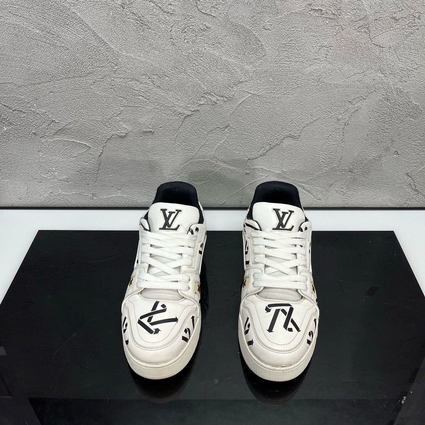 Louis Vuitton LV Trainer B/W AOP UK7/41 98 New Light Use Size US 7 / EU 40 - 2 Thumbnail