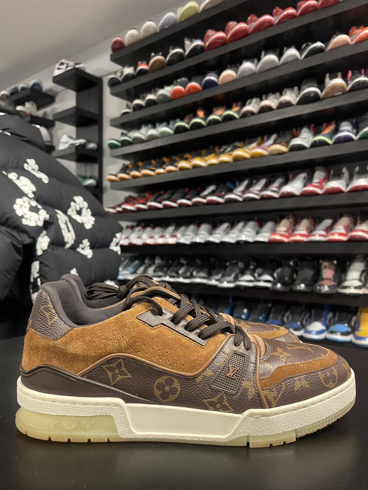 Louis Vuitton Size 8.5 - Louis Vuitton Trainer Low Top Brown Size US 8.5 / EU 41-42 - 3 Thumbnail