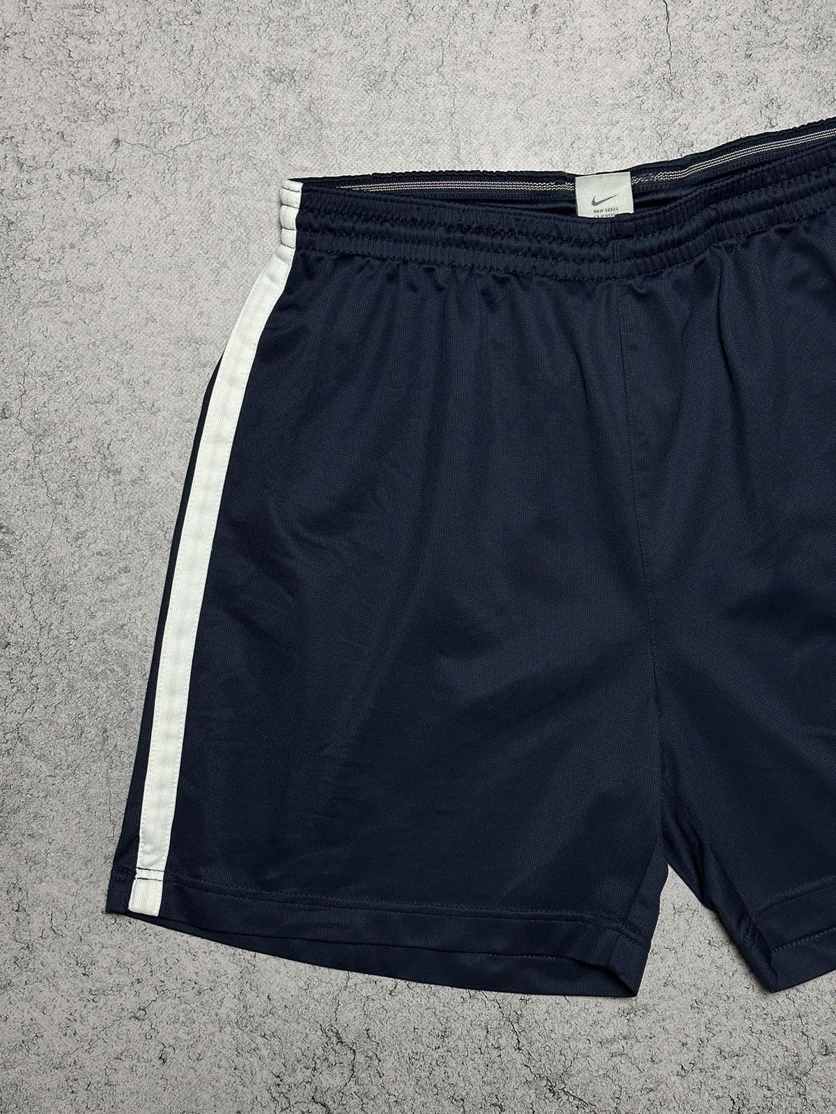 Nike Vintage Nike Swoosh Shorts Size L Y2k Size US 34 / EU 50 - 3 Thumbnail