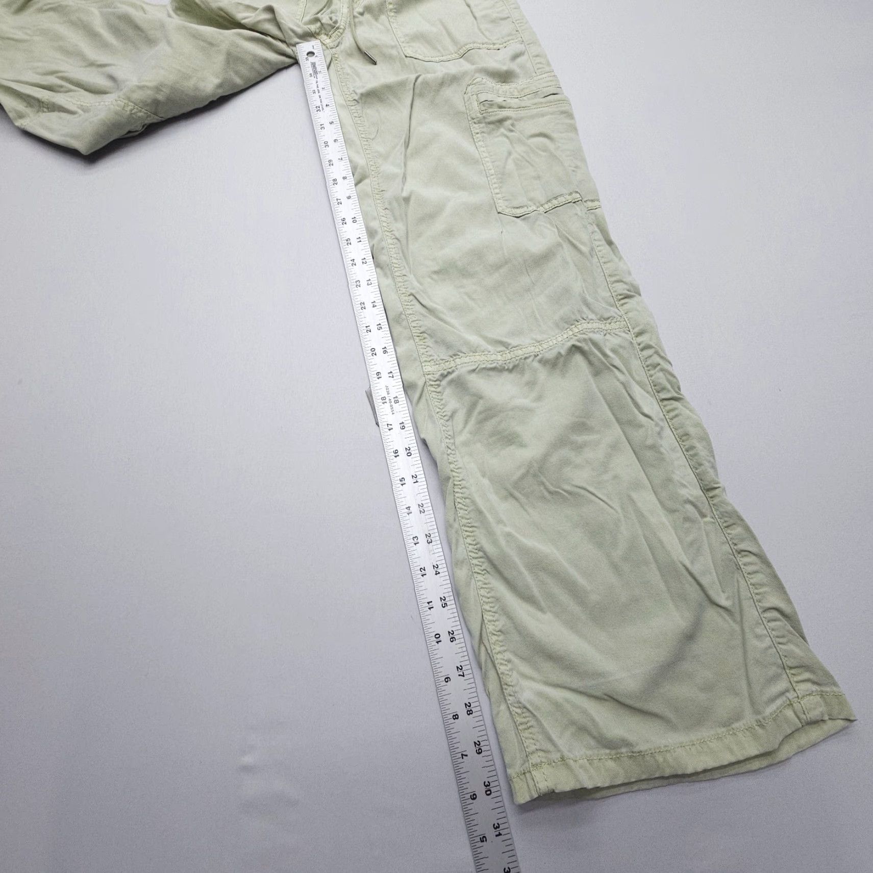 American Eagle Outfitters American Eagle Outfitters Baggy Wide-Leg Cargo Pants Womens 2 Light Green Twill Recreation Casual Size 26" / US 2 / IT 38 - 5 Thumbnail