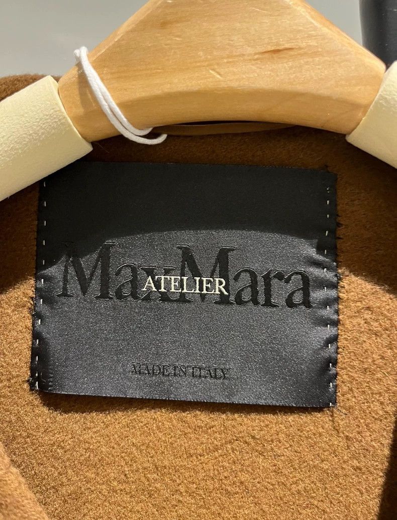 Max Mara Max Mara Coat Size M / US 6-8 / IT 42-44 - 2 Thumbnail