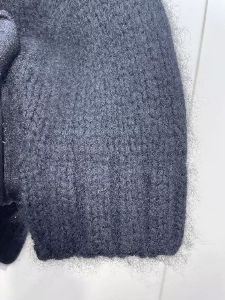 Prada Prada Black large V-neck knitted short cashmere sweater 250 Size XS / US 0-2 / IT 36-38 - 3 Thumbnail