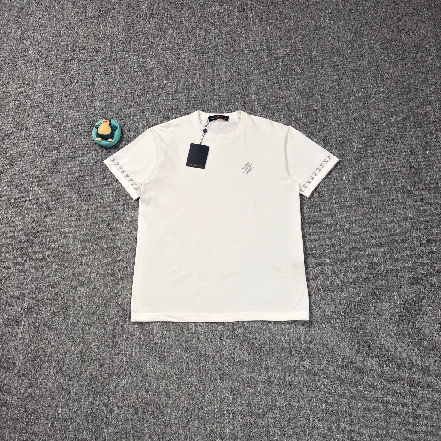 Louis Vuitton LV Allover Print Knit SS Tee White Cuffs S Mint Size US S / EU 44-46 / 1 - 1 Thumbnail