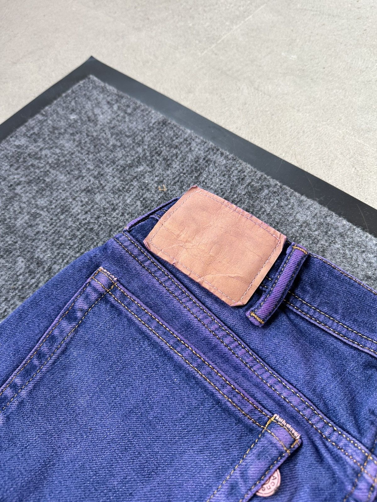 Acne Studios Acne Studios Blå Konst Purple Overdyed Logo Jeans Size US 30 / EU 46 - 8 Thumbnail