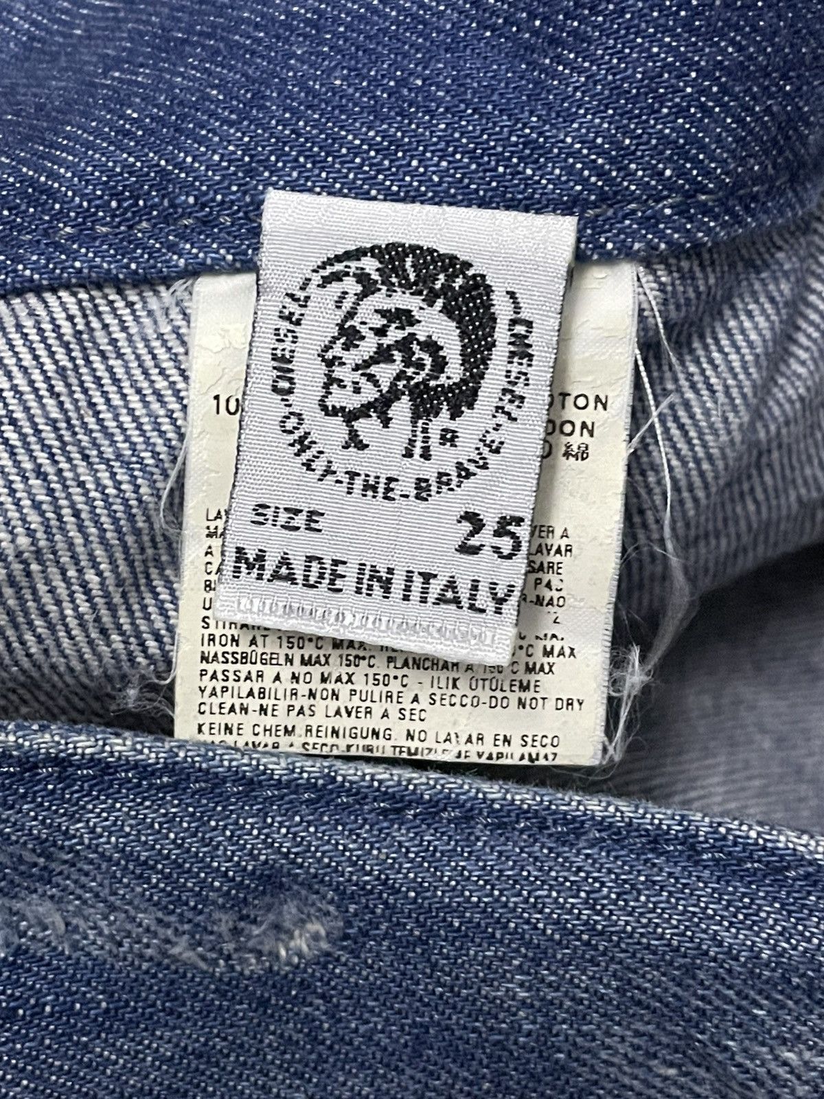 Diesel VINTAGE DIESEL INDUSTRY 90S DESIGNER OG FLARED CUT DENIM Size US 26 / EU 42 - 18 Thumbnail