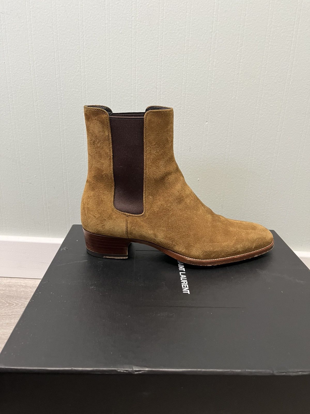 Saint Laurent Paris Wyatt 40 Chelsea boot. Size 41 Size US 8 / EU 41 - 12 Thumbnail