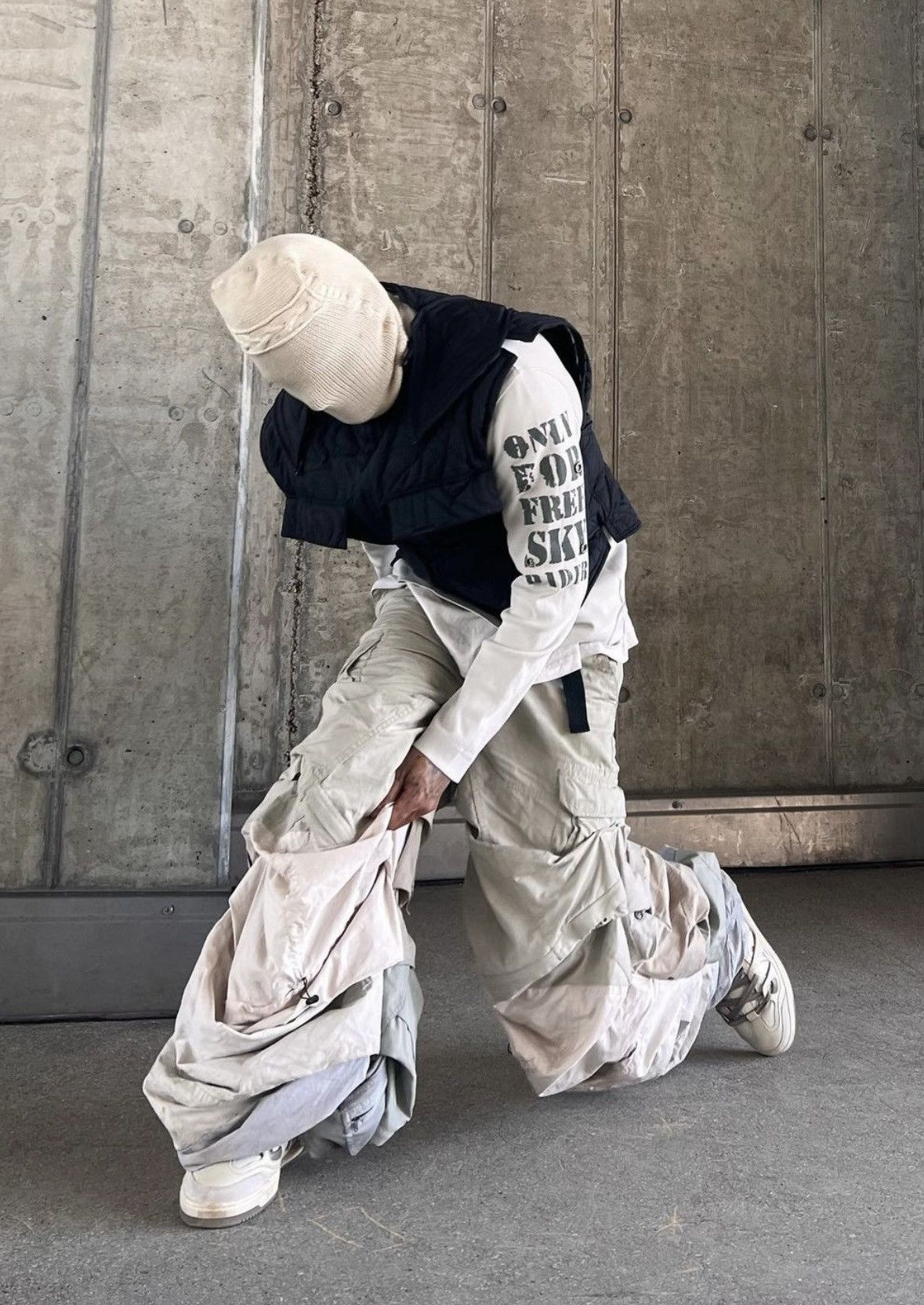Vintage Custom Cargos from Influencer BrandanJosh Size US 32 / EU 48 - 1 Thumbnail