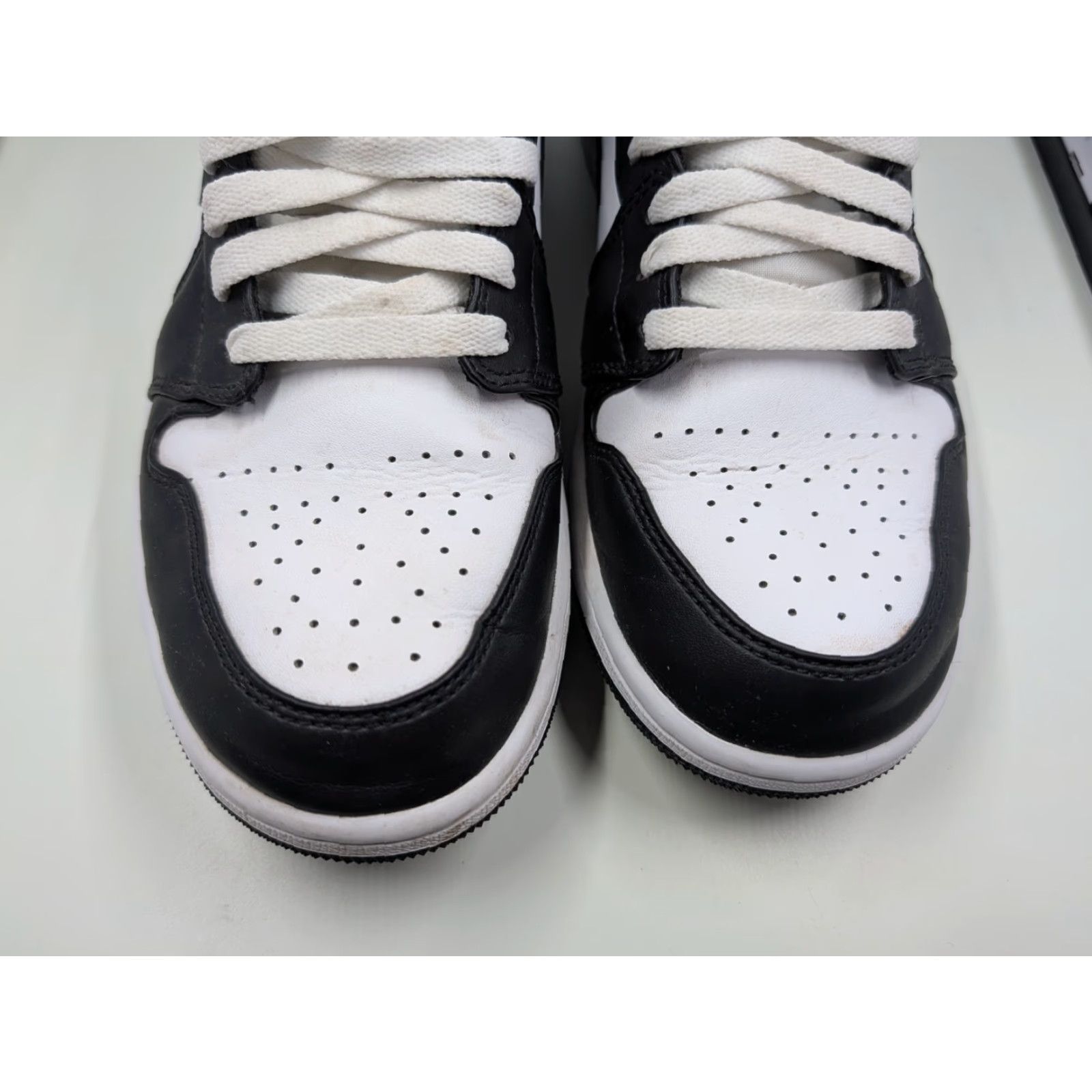Jordan Brand Air Jordan 1 Mid Heat Reactive Color Change Men’s 8 US DM7802-100 EUC Size US 8 / EU 41 - 4 Thumbnail