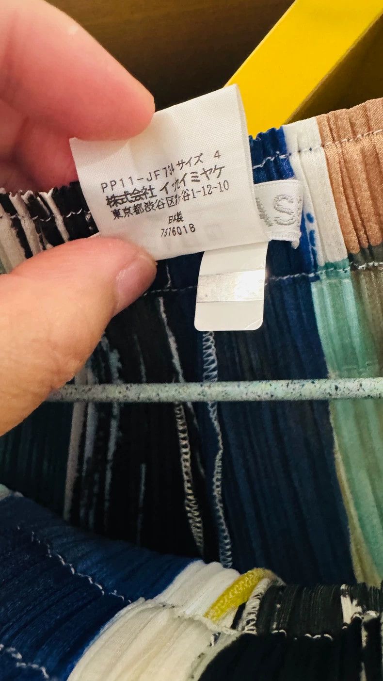 Issey Miyake Issey Miyake size:4 Black, blue and green leaf vein pants Size 22" - 3 Thumbnail