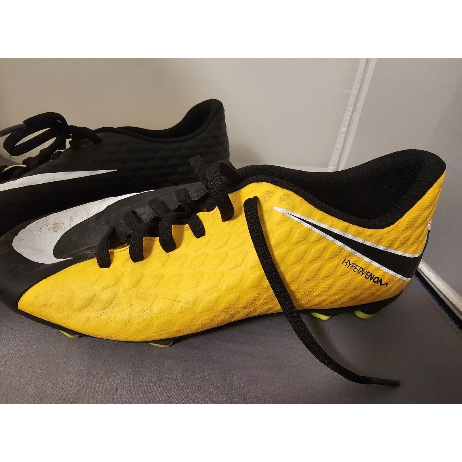 Nike Nike Jr Hypervenom Phelon III FG Kid's 6Y/38.5 Black/Yellow Size US 6 / EU 39 - 5 Thumbnail