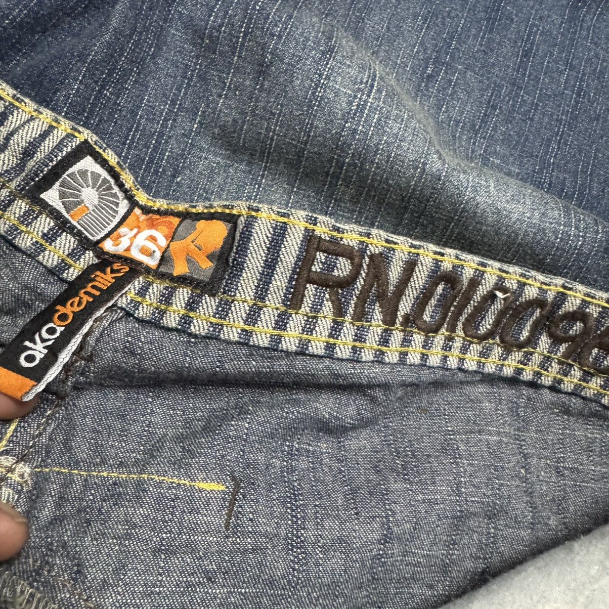 Vintage Vintage Akademiks Spellout Denim Baggy Jeans Jnco Size US 35 - 21 Thumbnail