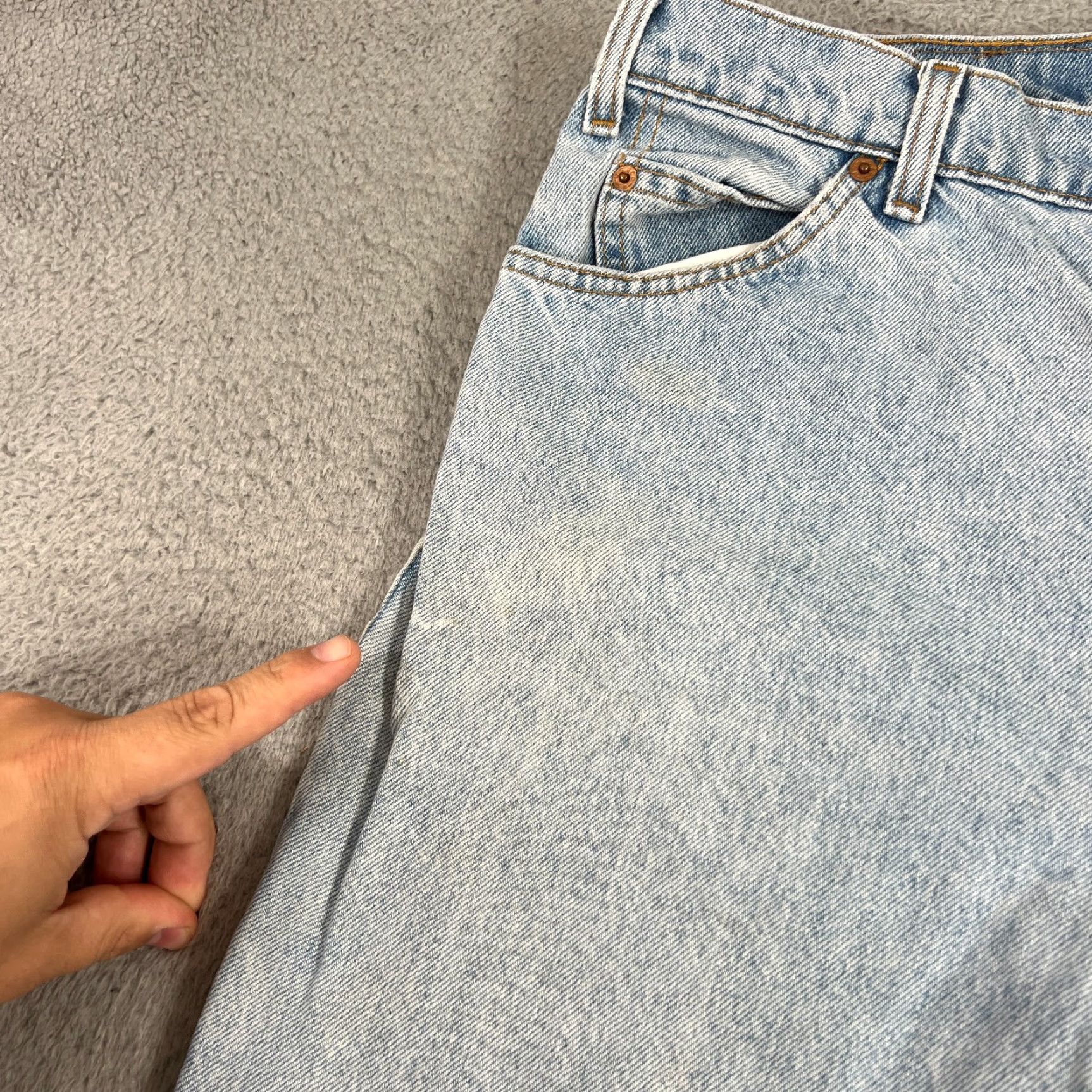 Levi's Vintage Levi's 550 Jeans Men 36 Regular Relaxed Fit Light Wash 90s Retro Denim Size US 36 / EU 52 - 6 Thumbnail