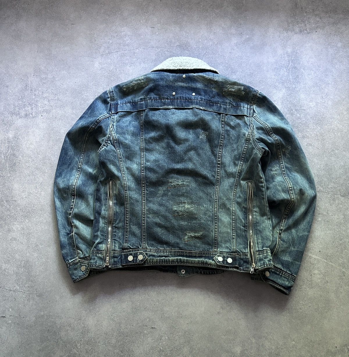 BE EDGY Be Edgy Denim distressed sherpa jacket mens rare size L Size US L / EU 52-54 / 3 - 3 Thumbnail