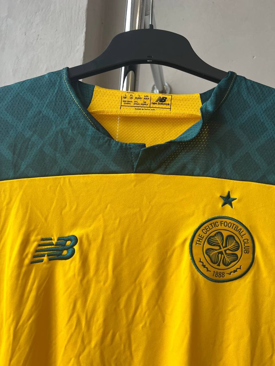New Balance 2019/20 CELTIC FC AWAY SOCCER JERSEY FOOTBALL SHIRT SIZE L Size US L / EU 52-54 / 3 - 4 Thumbnail