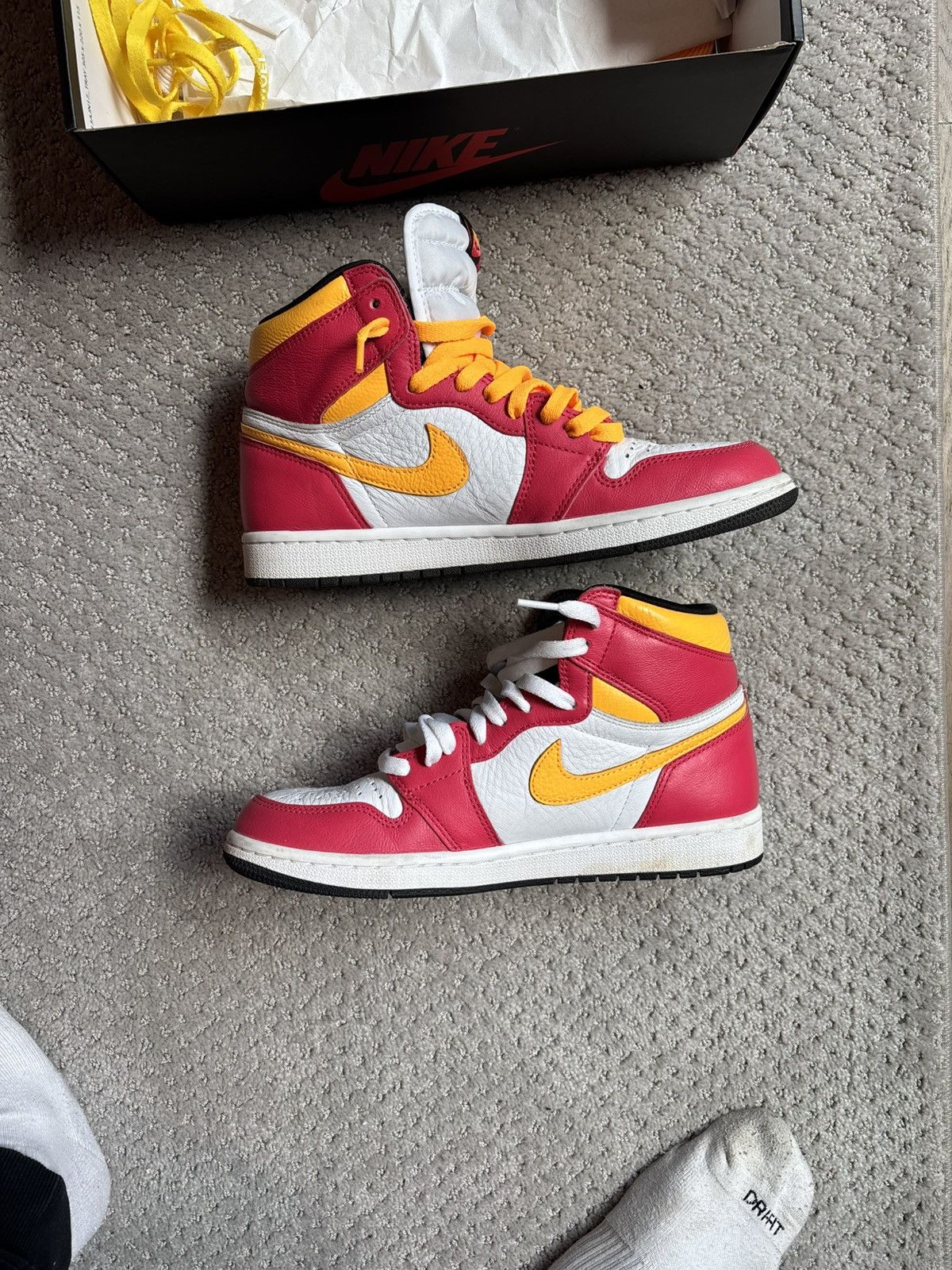 Jordan Brand Jordan 1 high red fusion Size US 8 / EU 41 - 2 Thumbnail